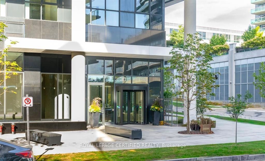 38 Annie Craig Drive 4206 Property Photo 3