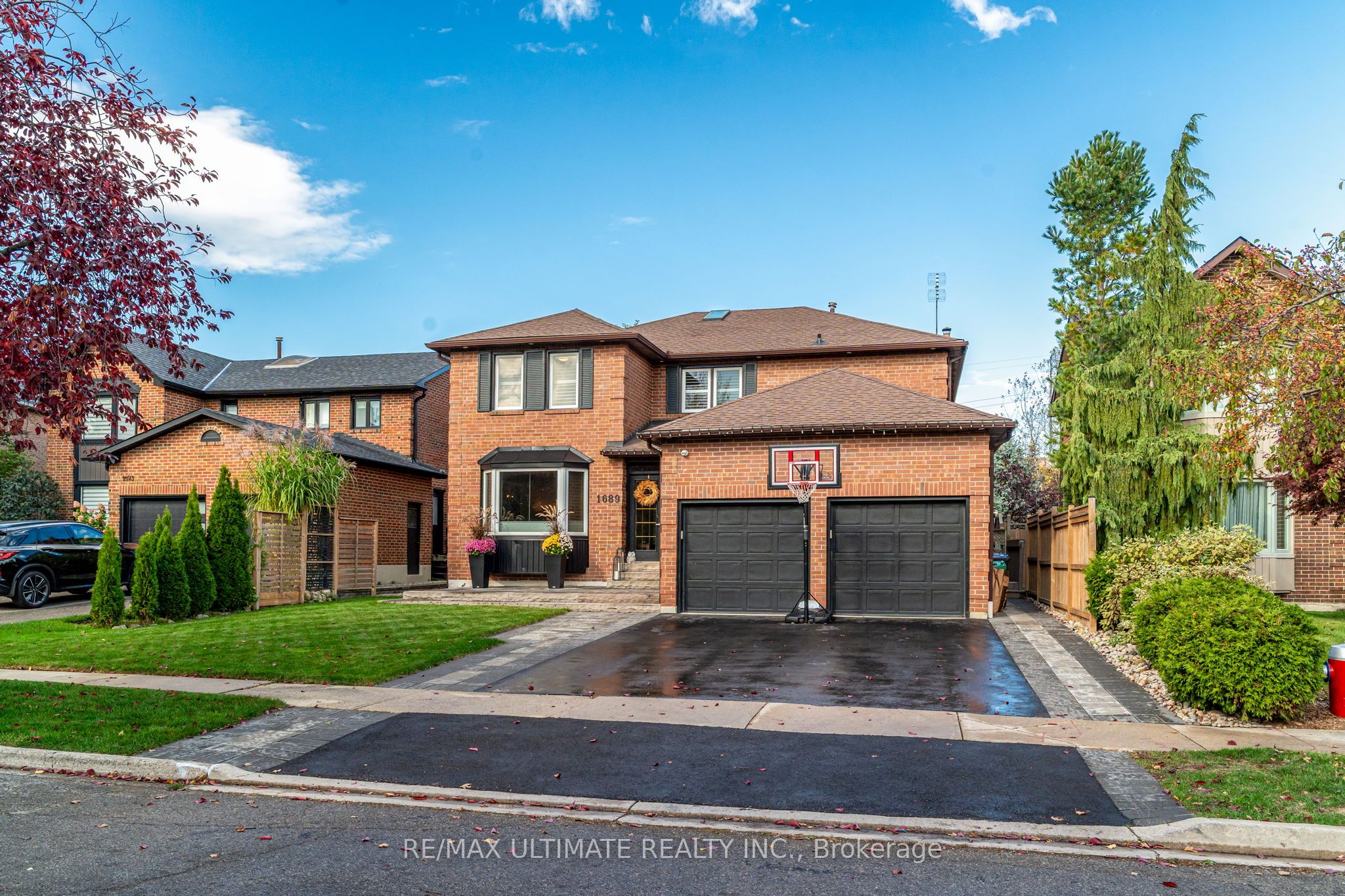 1689 Copseholm Trail Property Photo 1