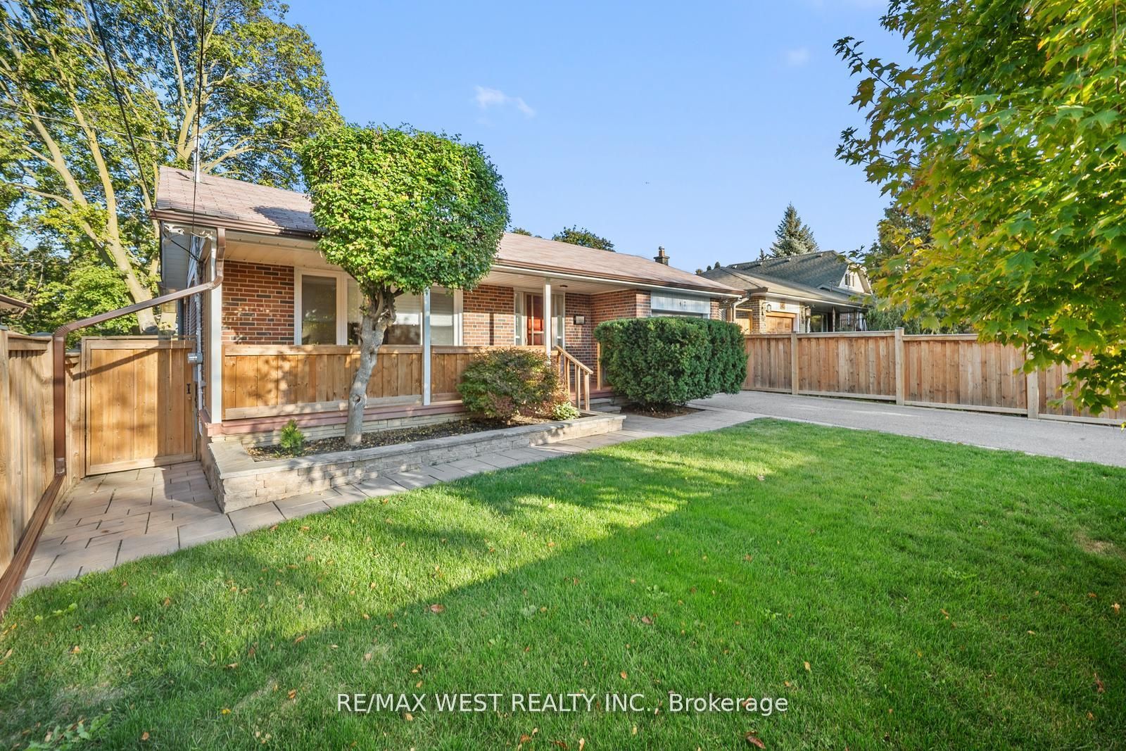 47 Gibson Avenue Property Photo 1