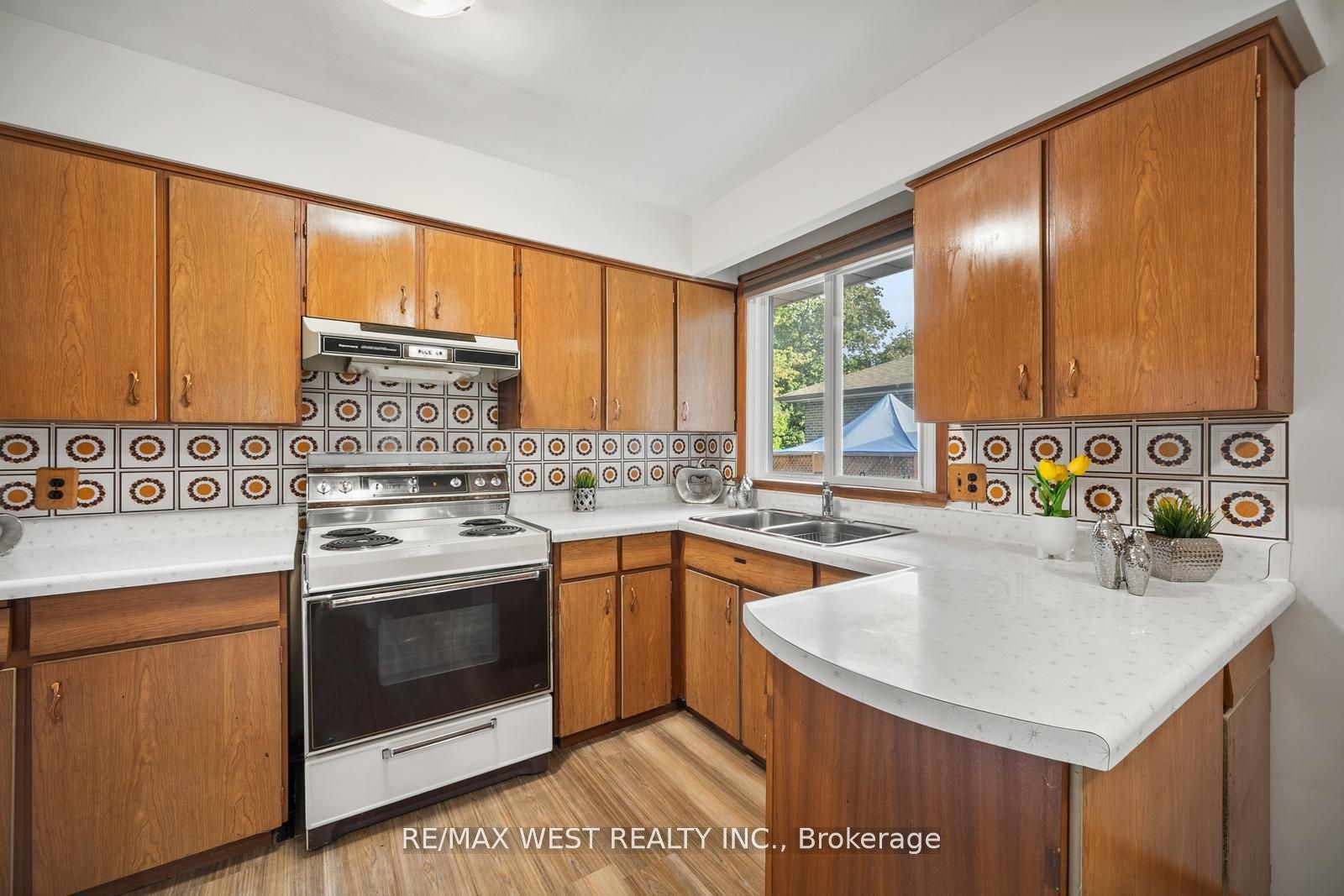 47 Gibson Avenue Property Photo 9