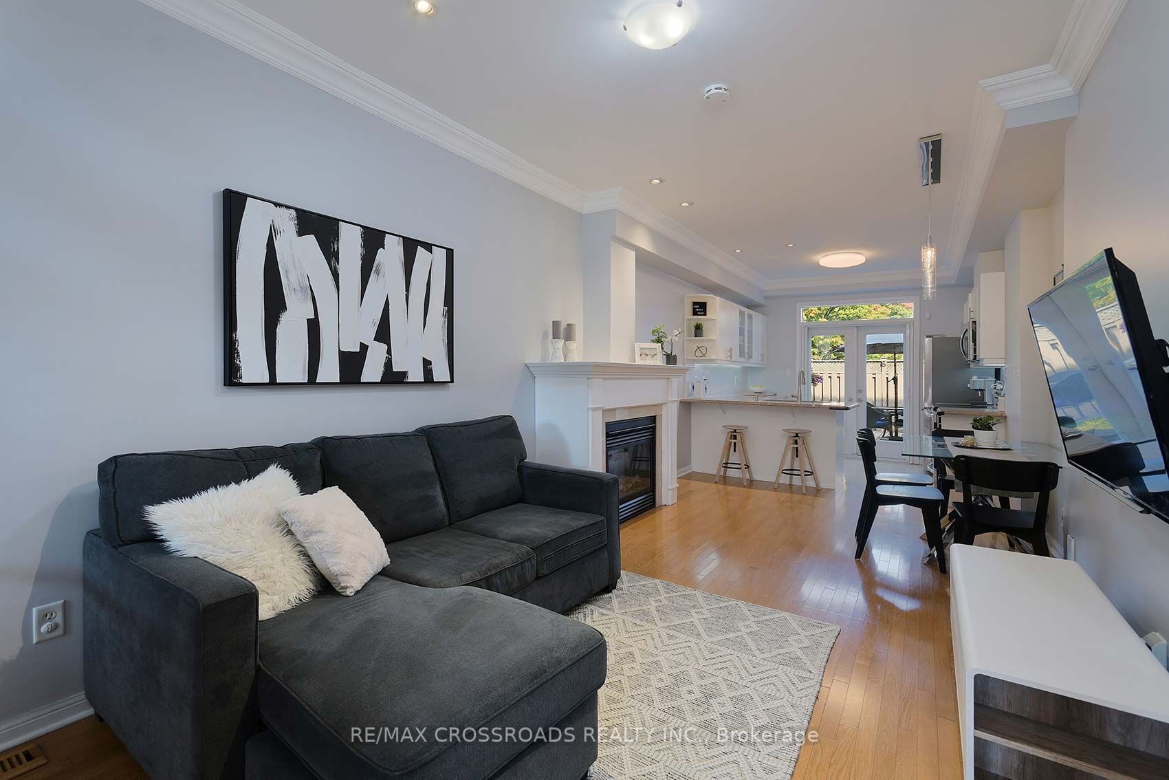 3890 Bloor Street W 6 Property Photo 6