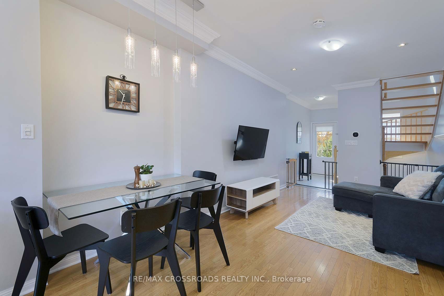 3890 Bloor Street W 6 Property Photo 11