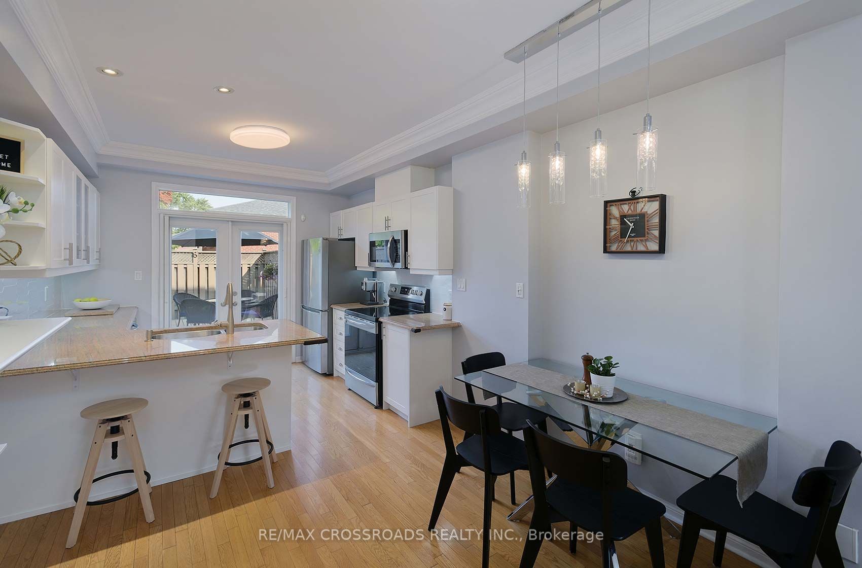 3890 Bloor Street W 6 Property Photo 13