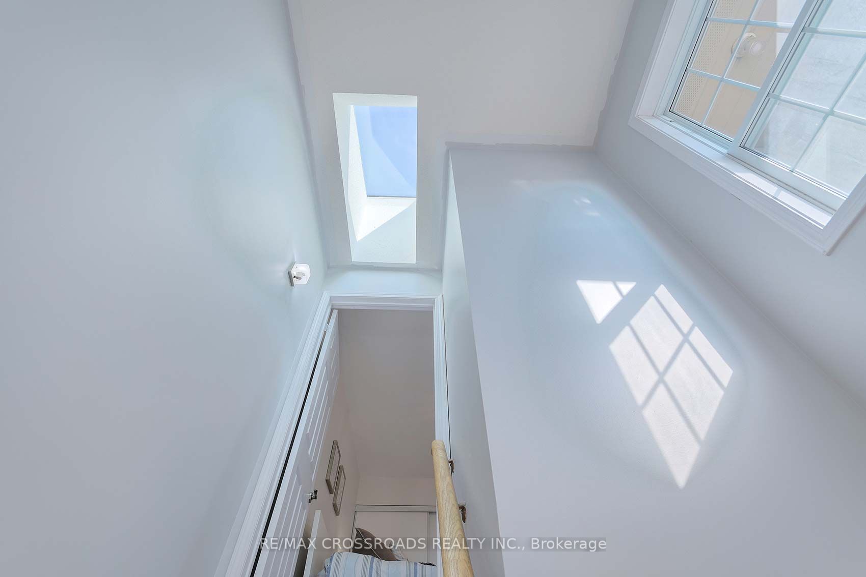 3890 Bloor Street W 6 Property Photo 24