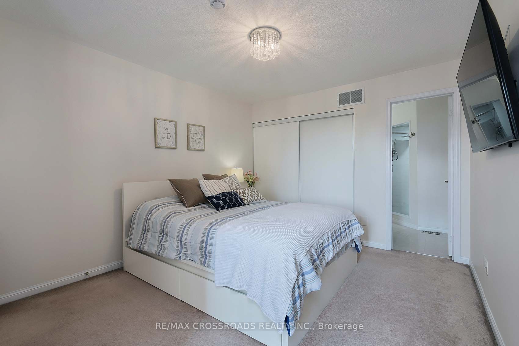 3890 Bloor Street W 6 Property Photo 26