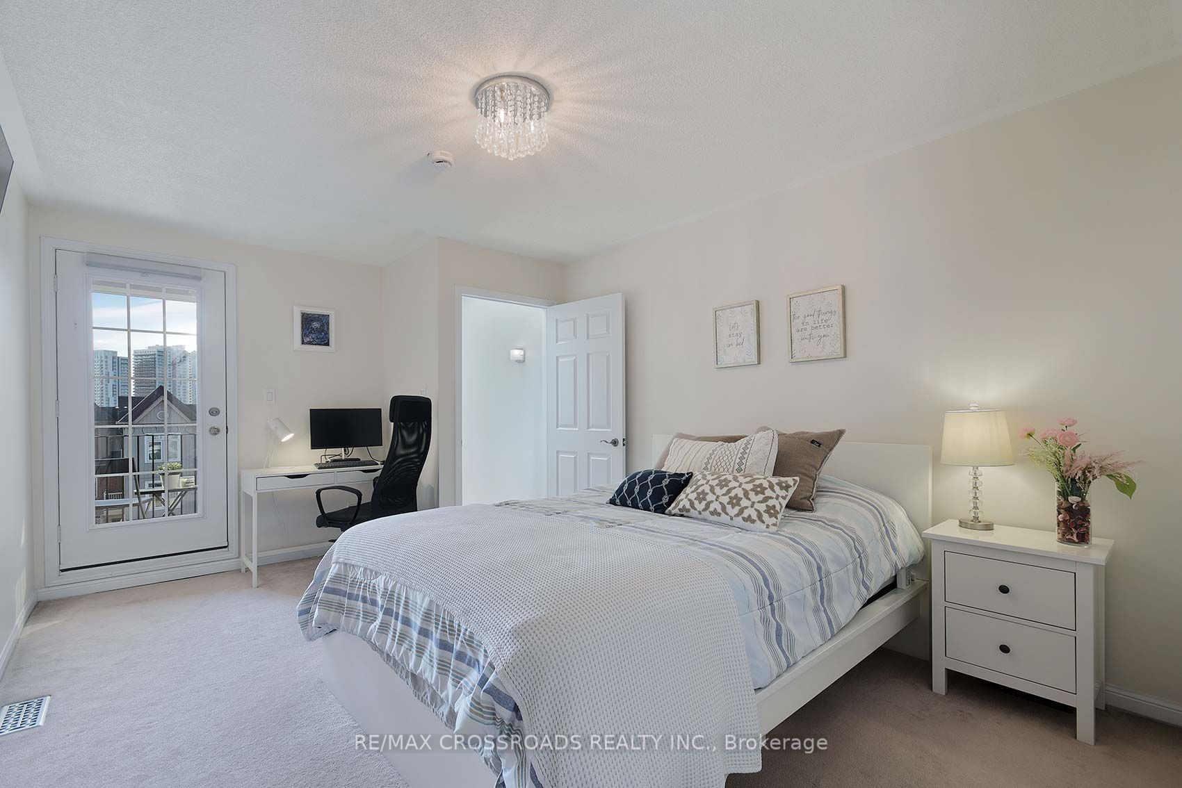 3890 Bloor Street W 6 Property Photo 27