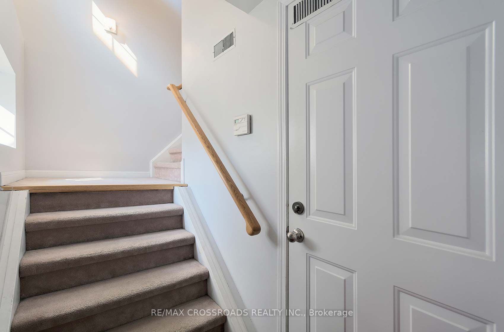 3890 Bloor Street W 6 Property Photo 36