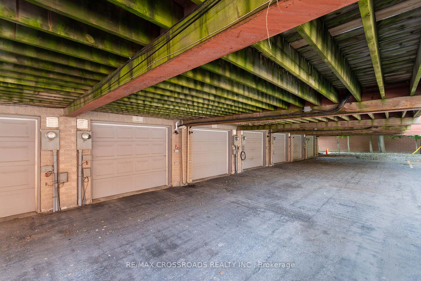 3890 Bloor Street W 6 Property Photo 37