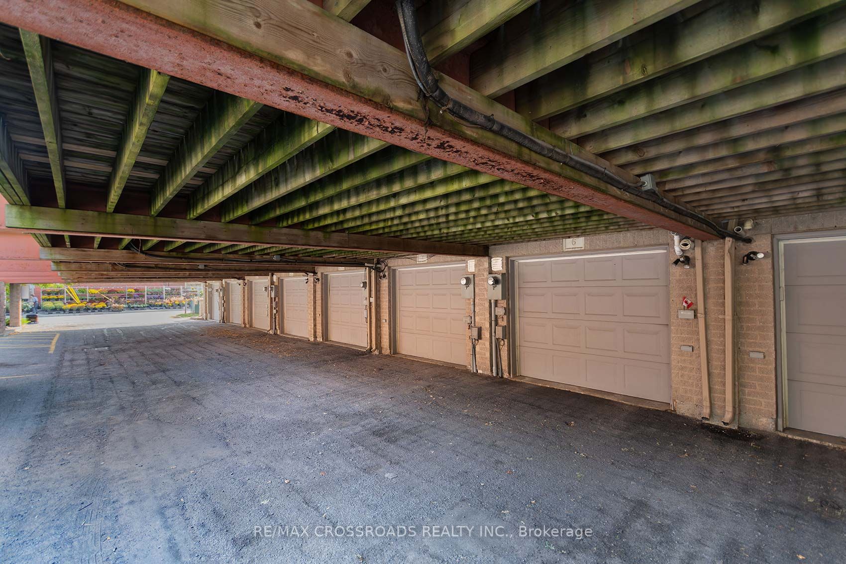 3890 Bloor Street W 6 Property Photo 38