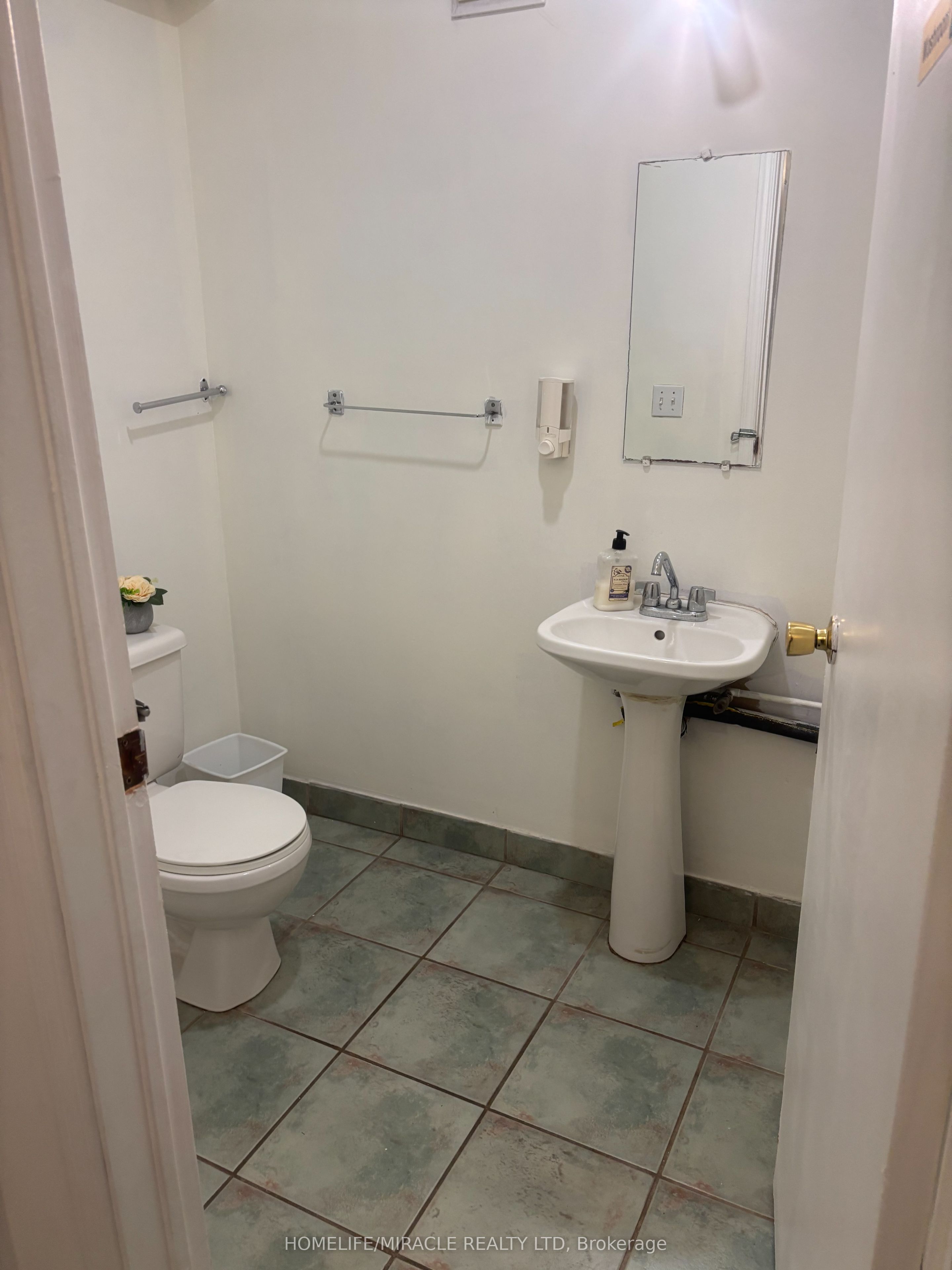 2409 Eglinton Avenue W Property Photo 4