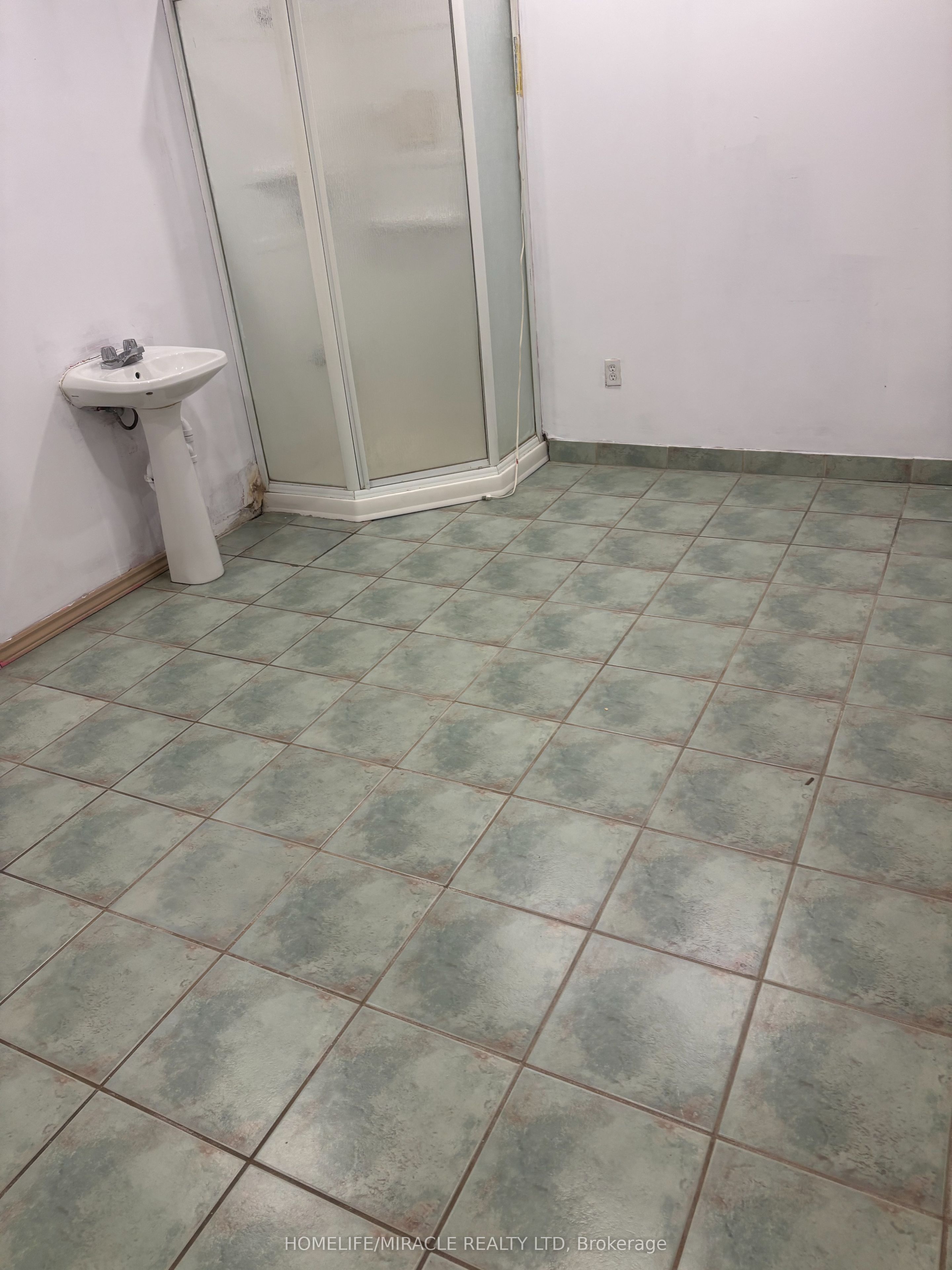 2409 Eglinton Avenue W Property Photo 6