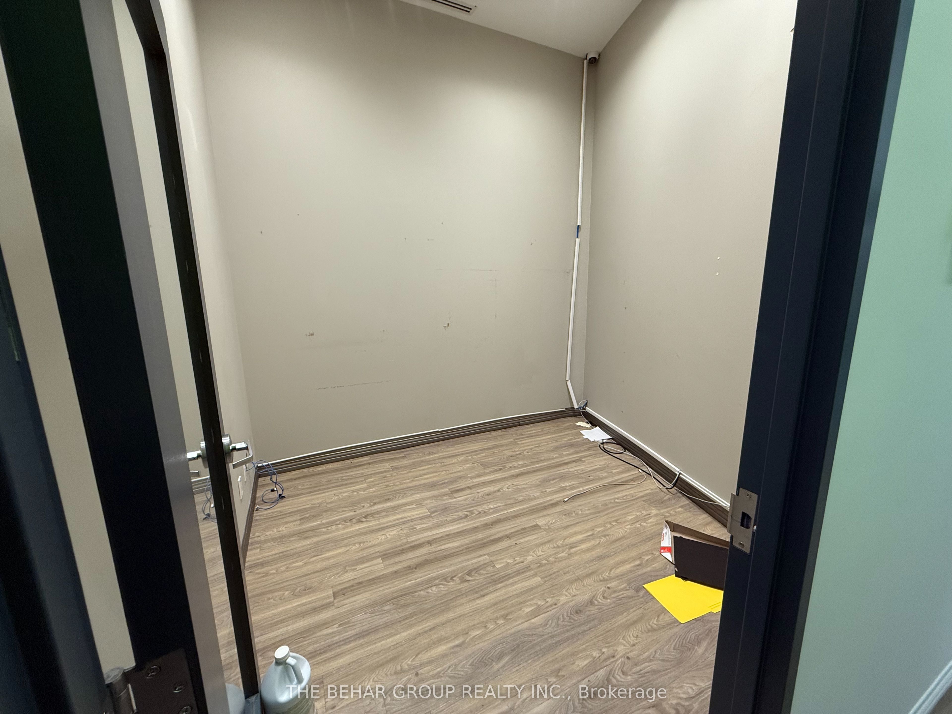 3435 Weston Road Property Photo 4