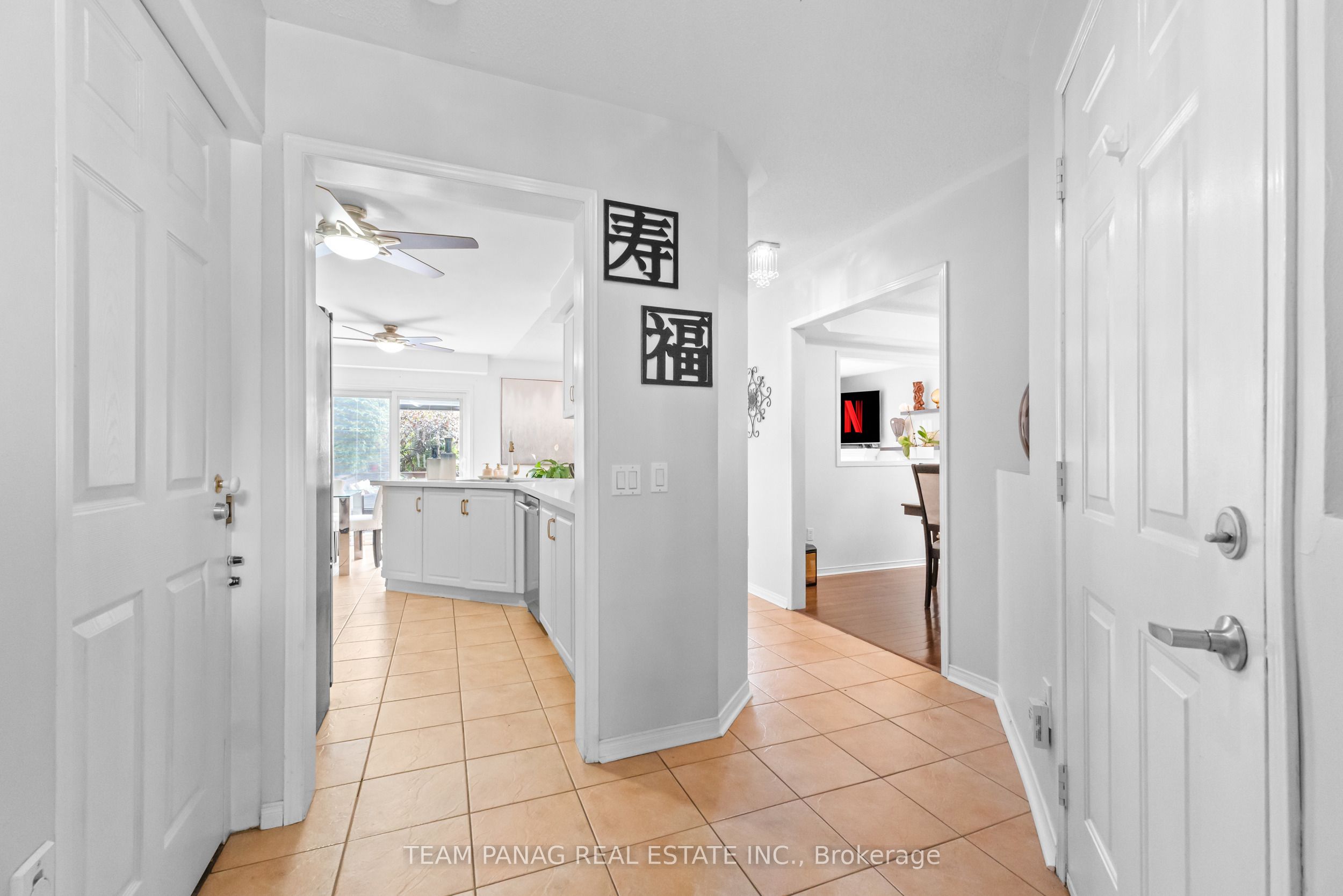 28 Charleswood Circle Property Photo 4