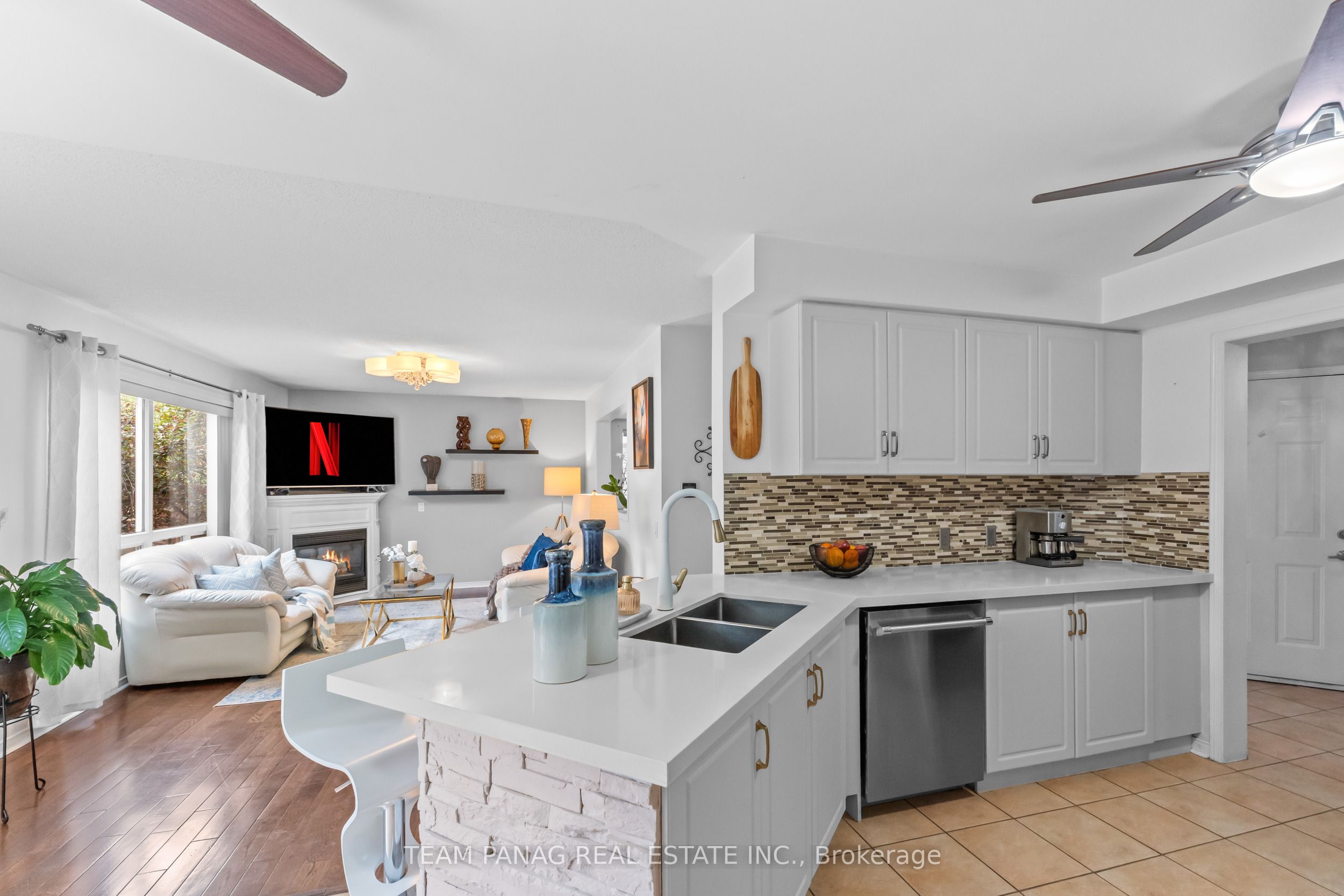 28 Charleswood Circle Property Photo 7