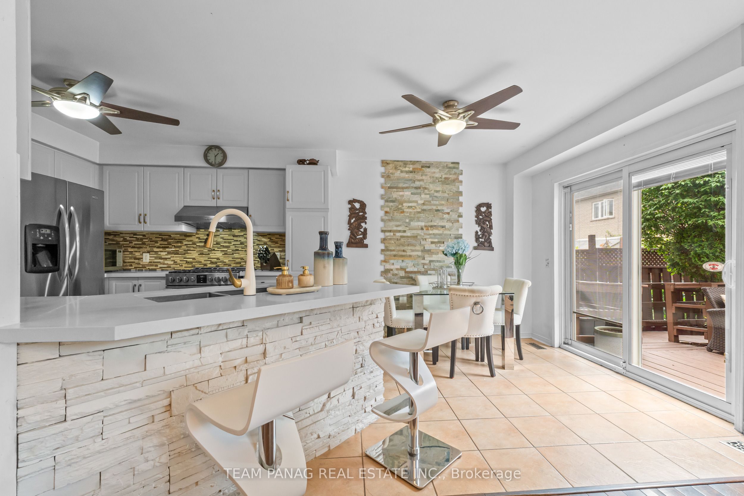 28 Charleswood Circle Property Photo 10