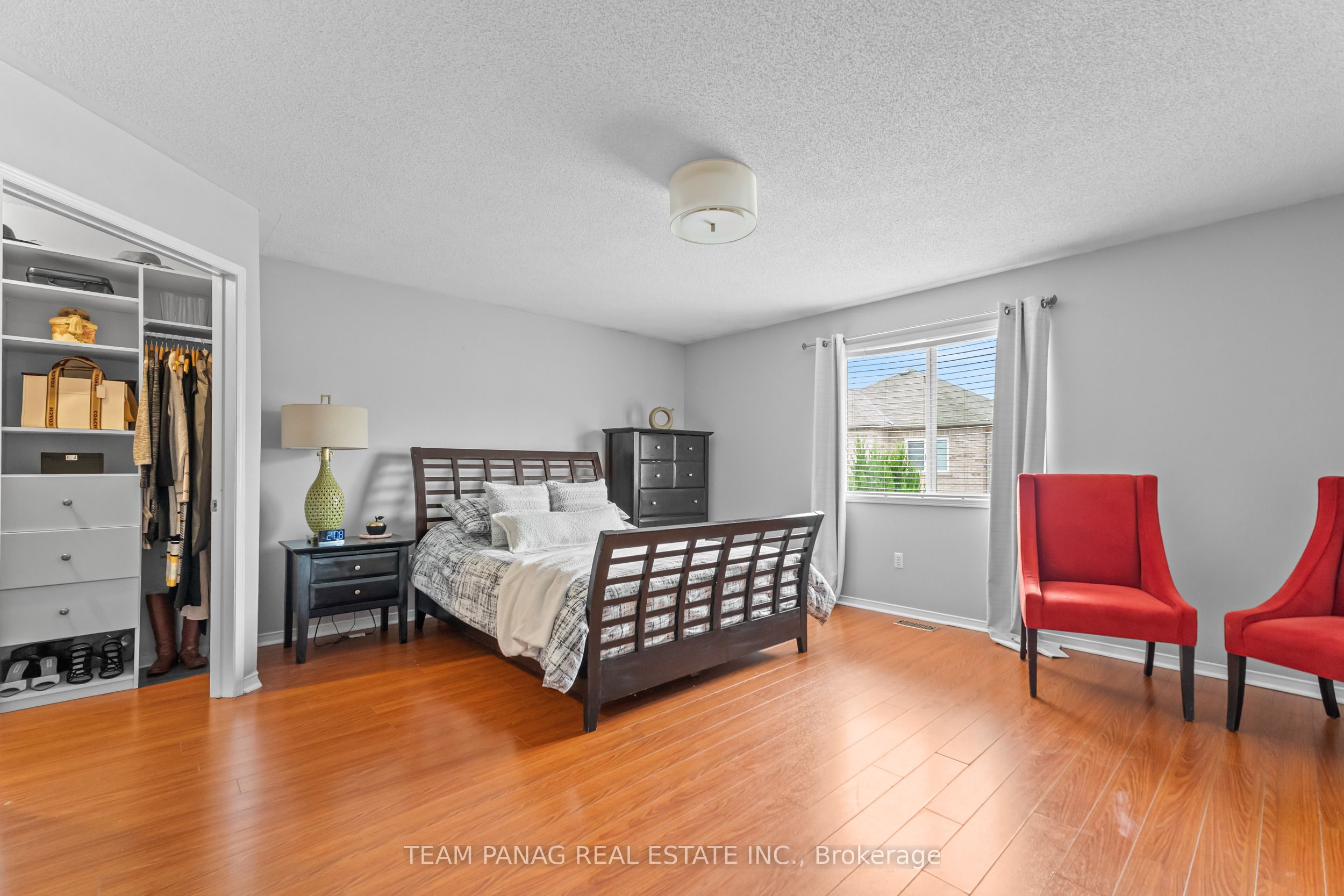 28 Charleswood Circle Property Photo 13