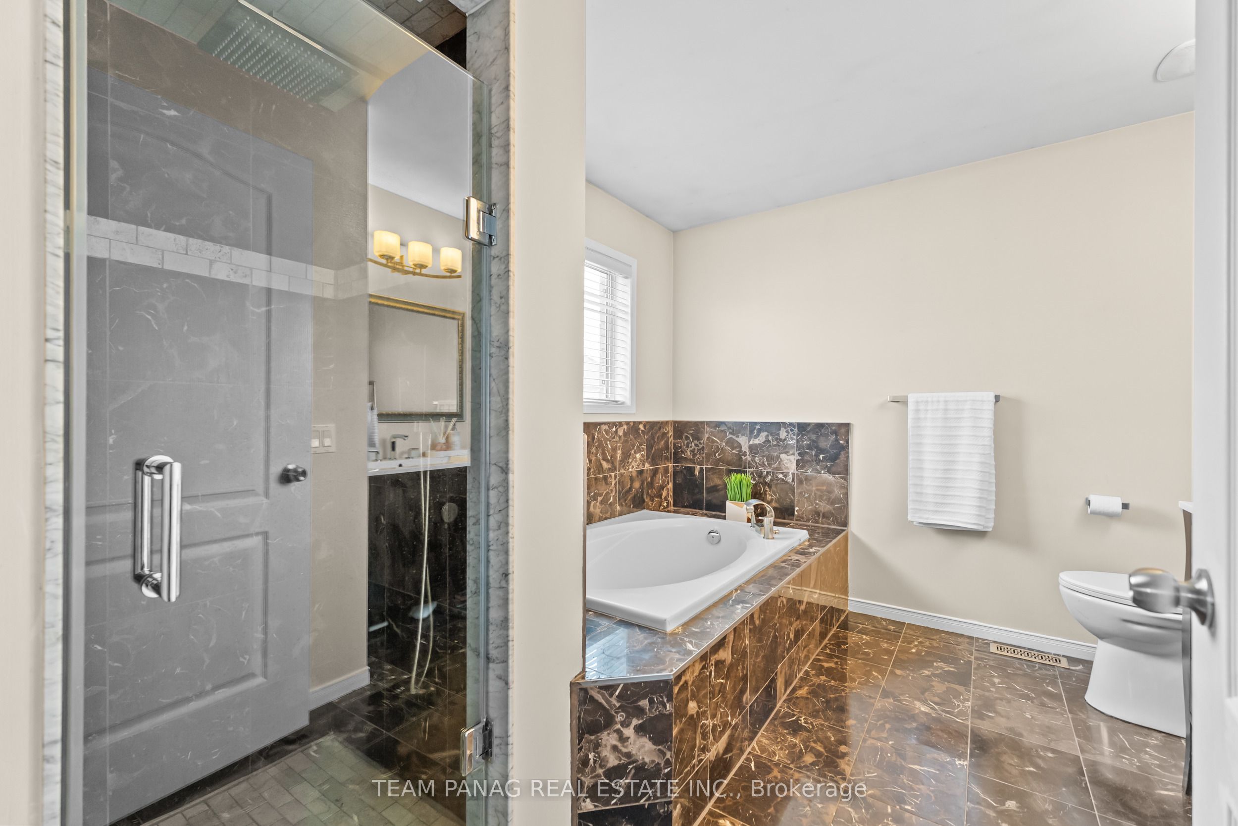 28 Charleswood Circle Property Photo 17