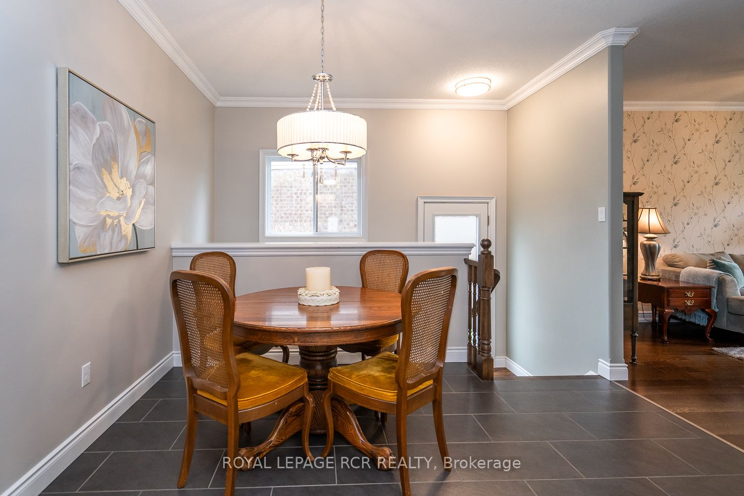 39 Dinnick Crescent Property Photo 6