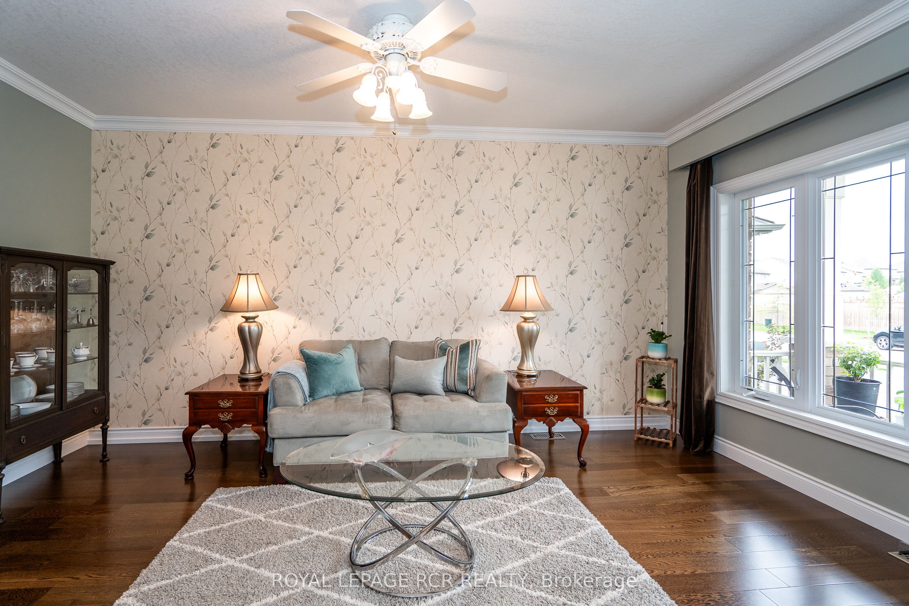 39 Dinnick Crescent Property Photo 7