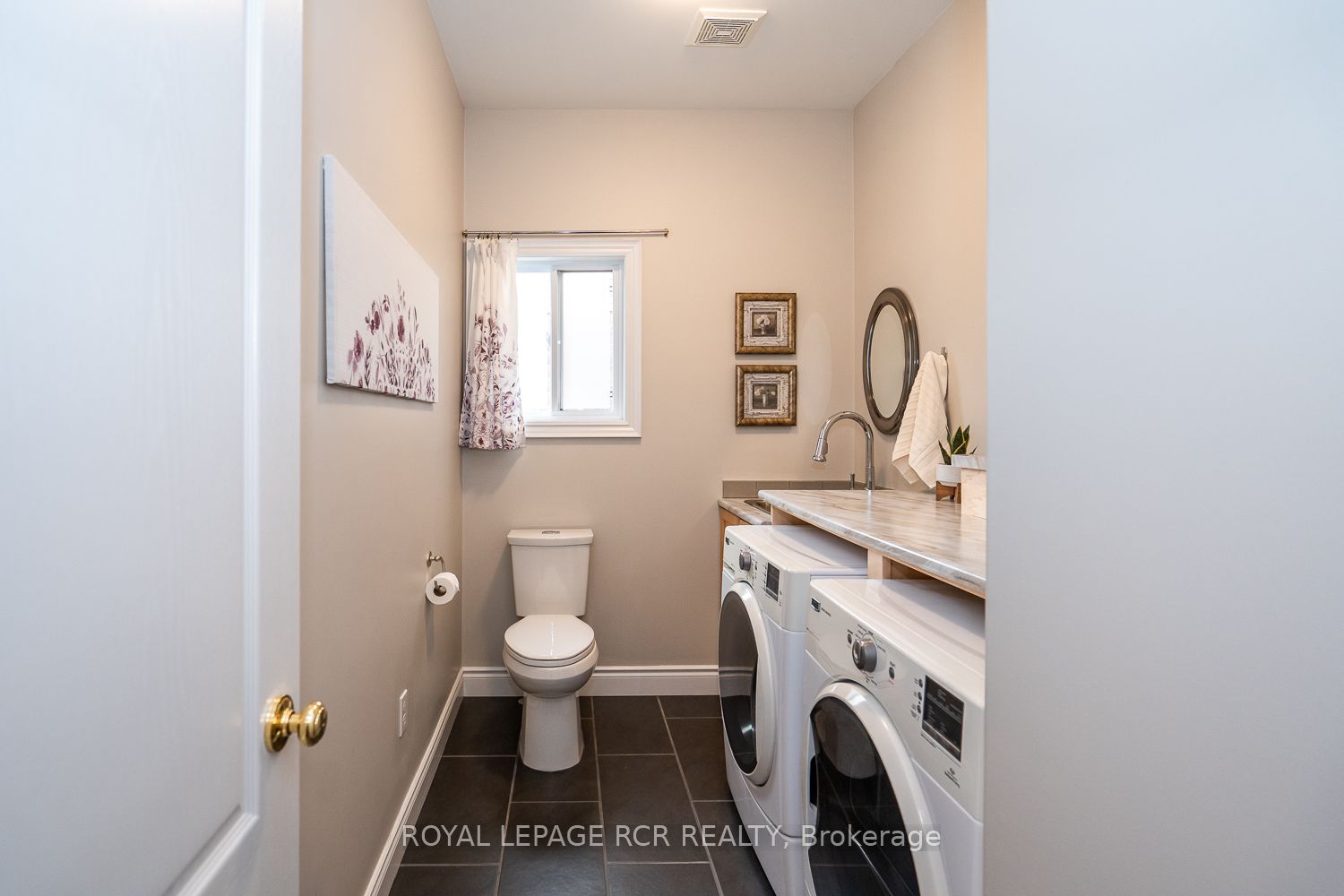 39 Dinnick Crescent Property Photo 12