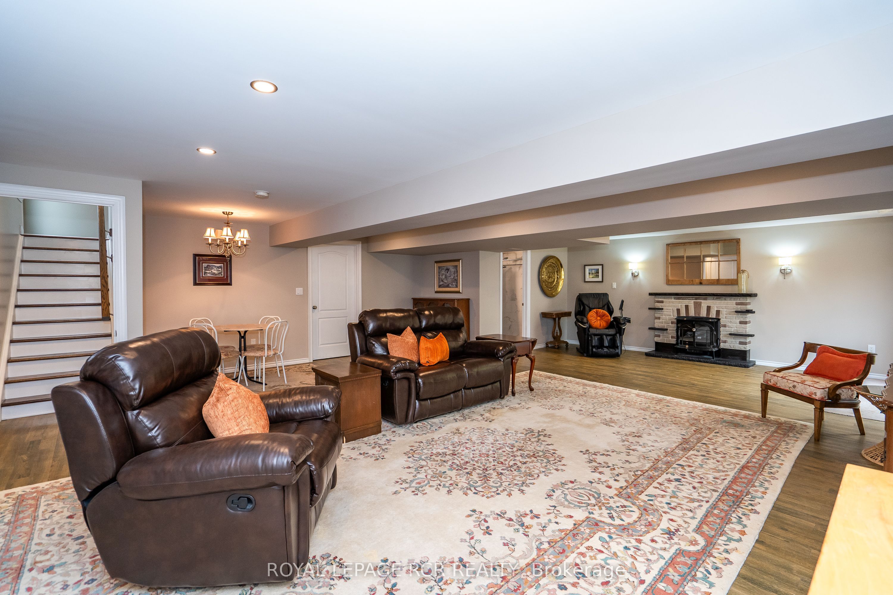 39 Dinnick Crescent Property Photo 15