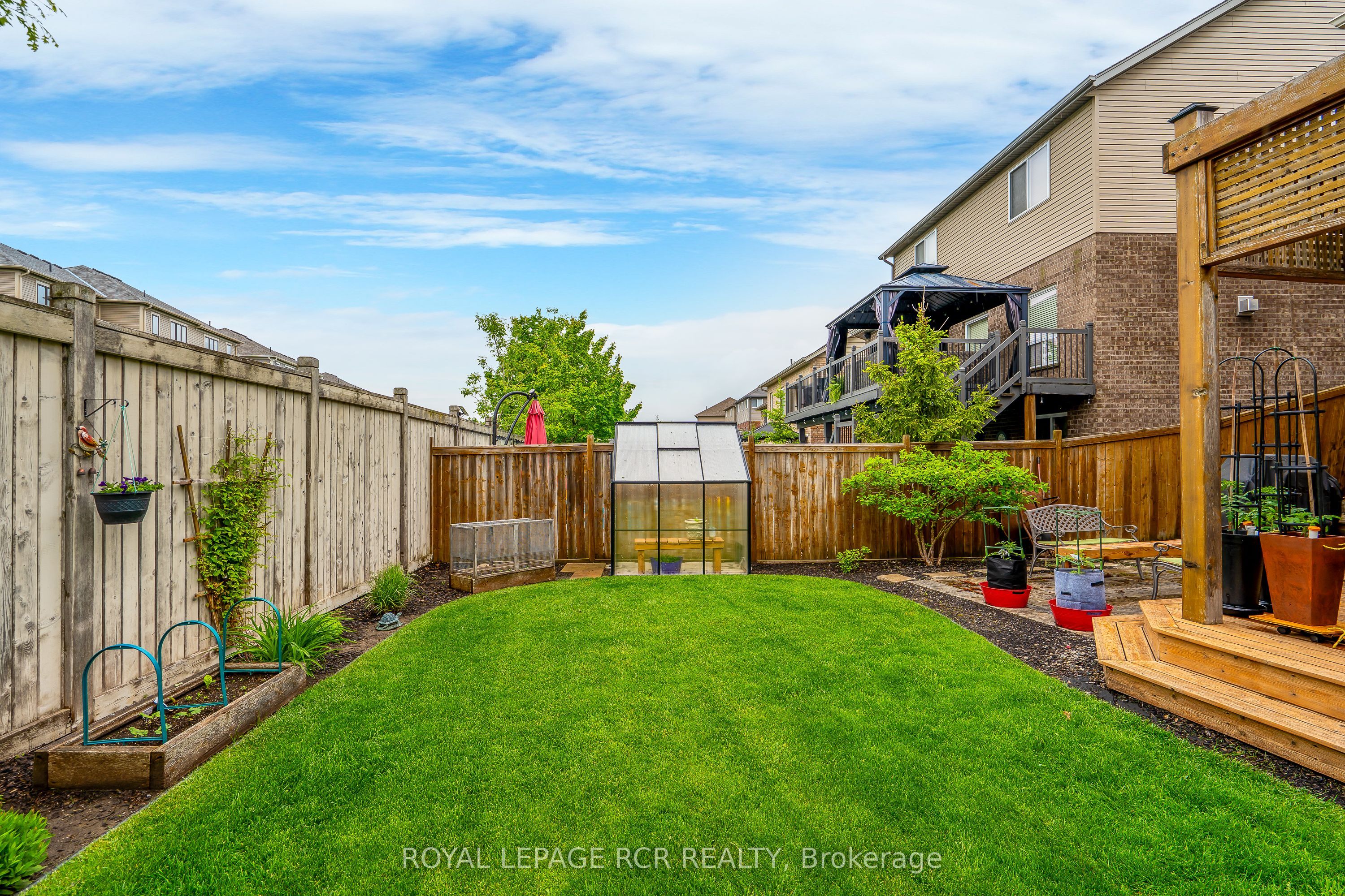 39 Dinnick Crescent Property Photo 24