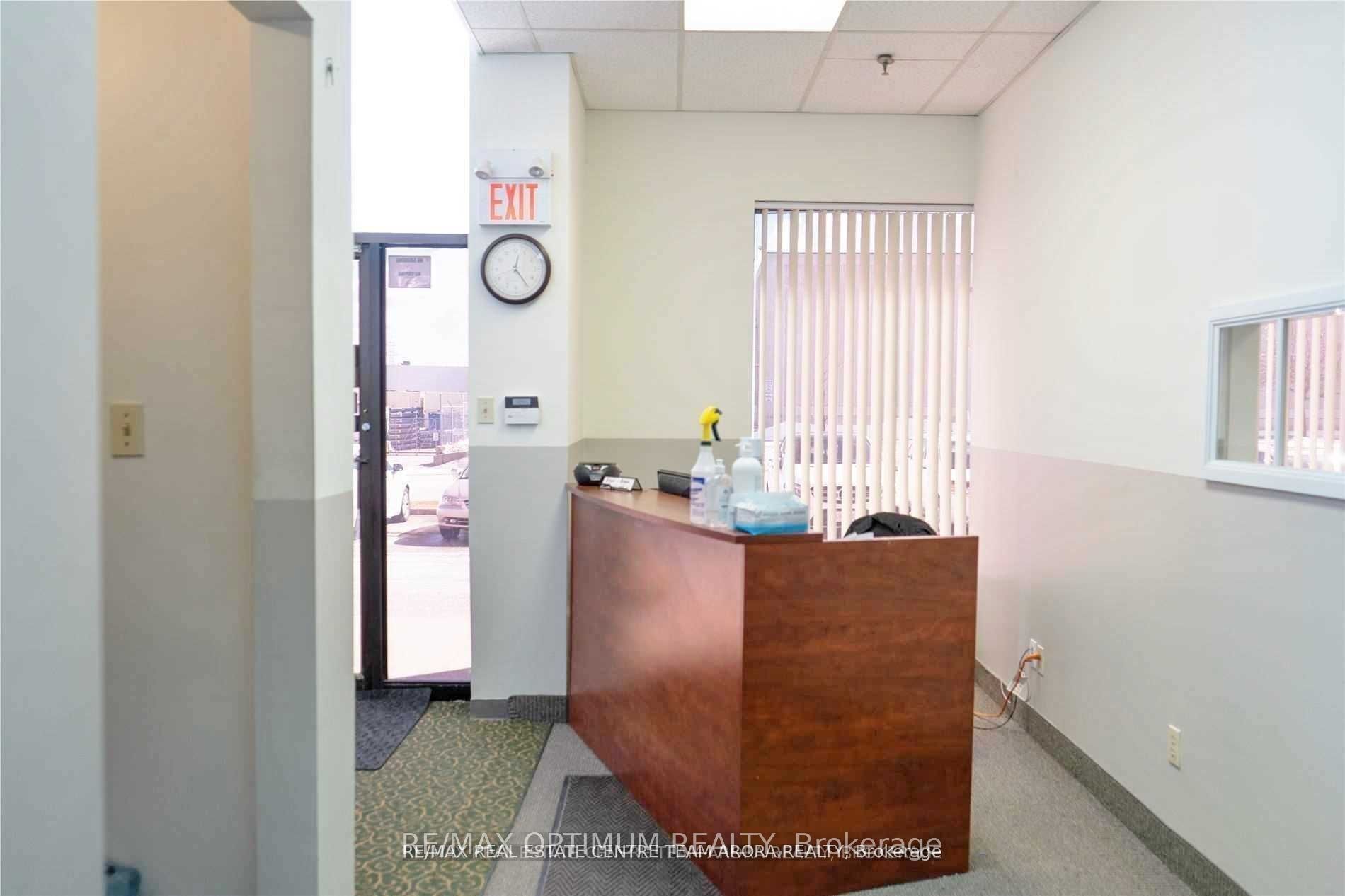 385 Admiral Boulevard 5 Property Photo 3