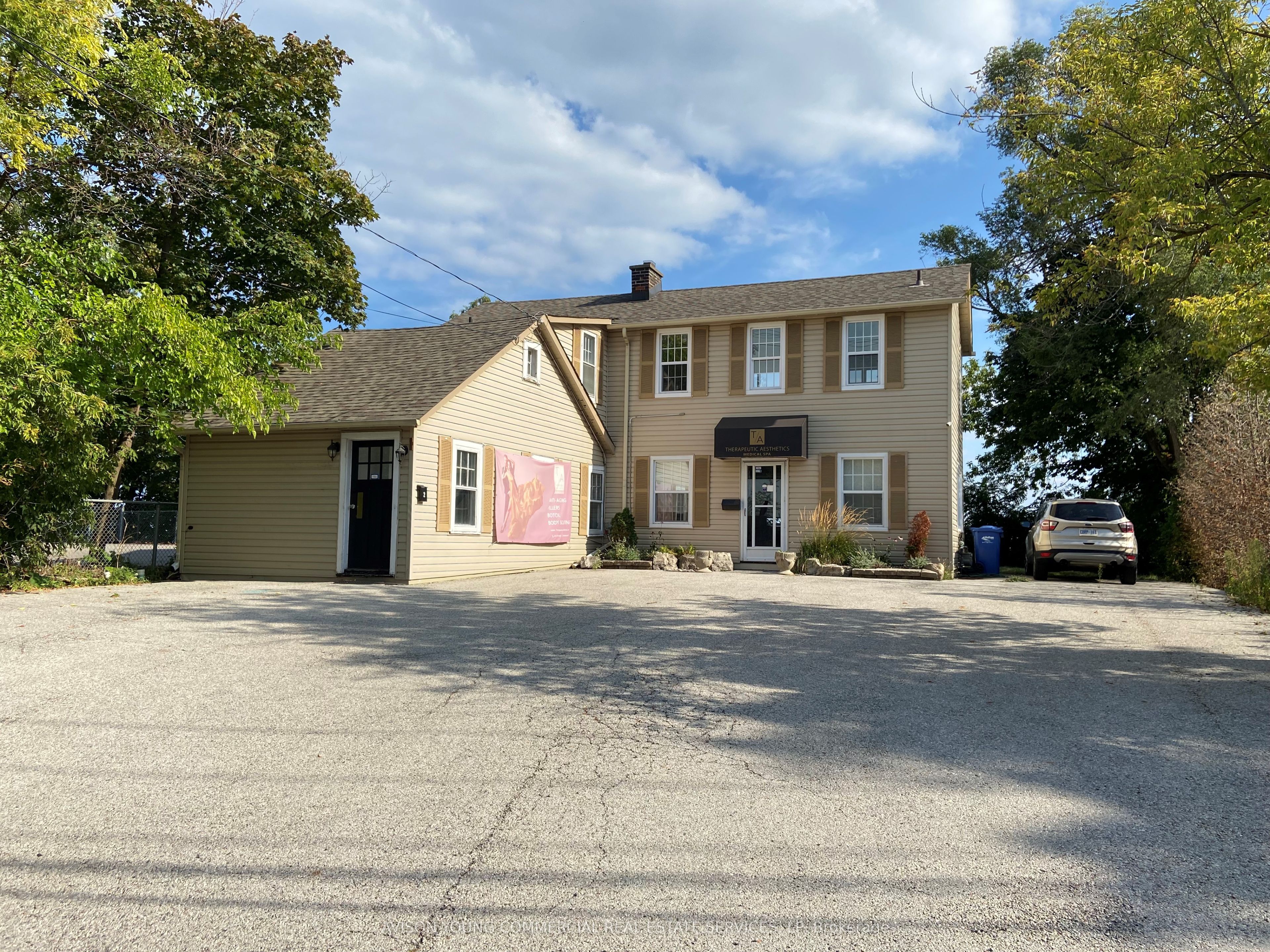 2108 Old Lakeshore Road Property Photo 1