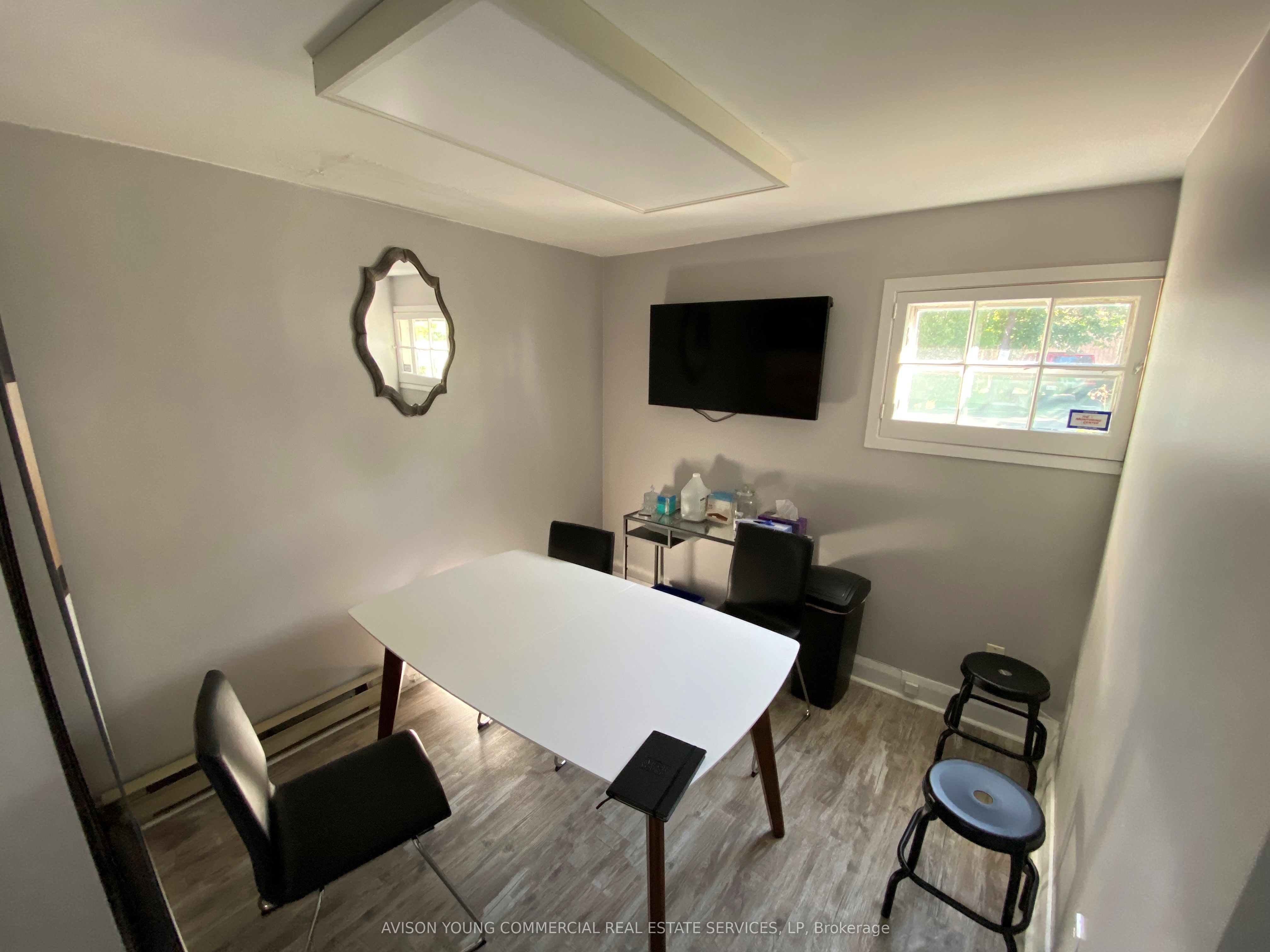 2108 Old Lakeshore Road Property Photo 8