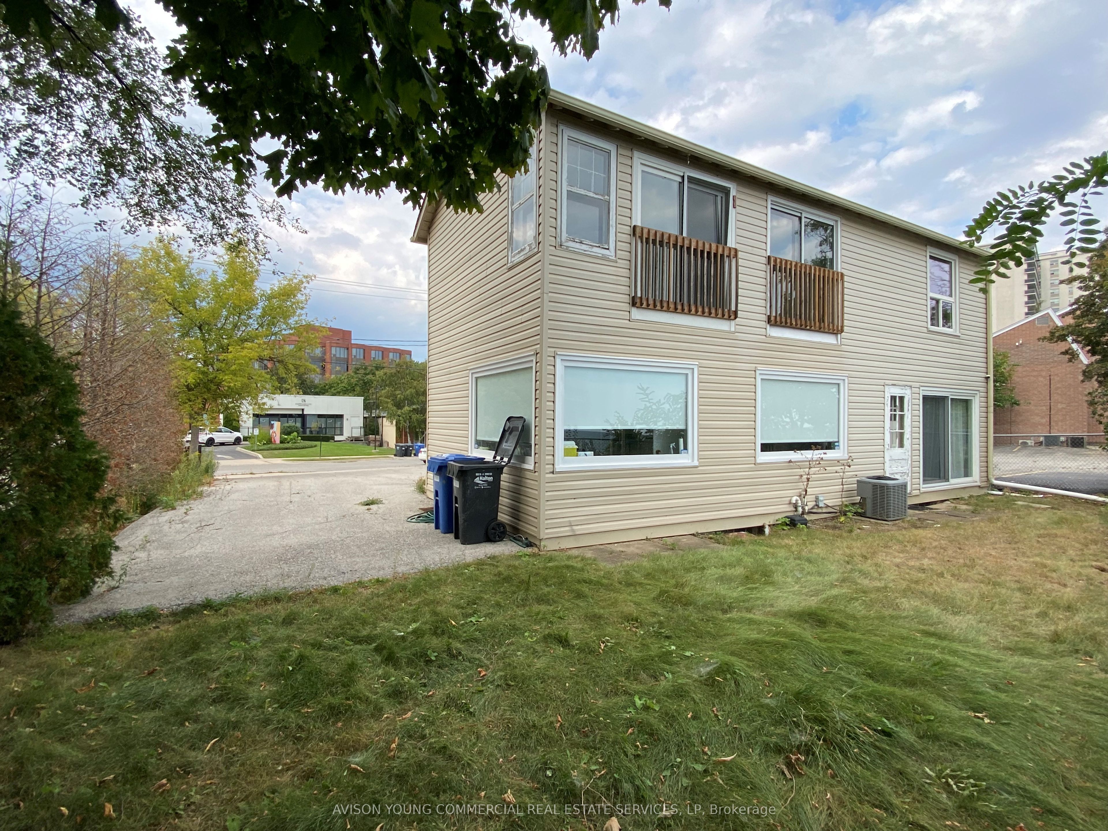 2108 Old Lakeshore Road Property Photo 3