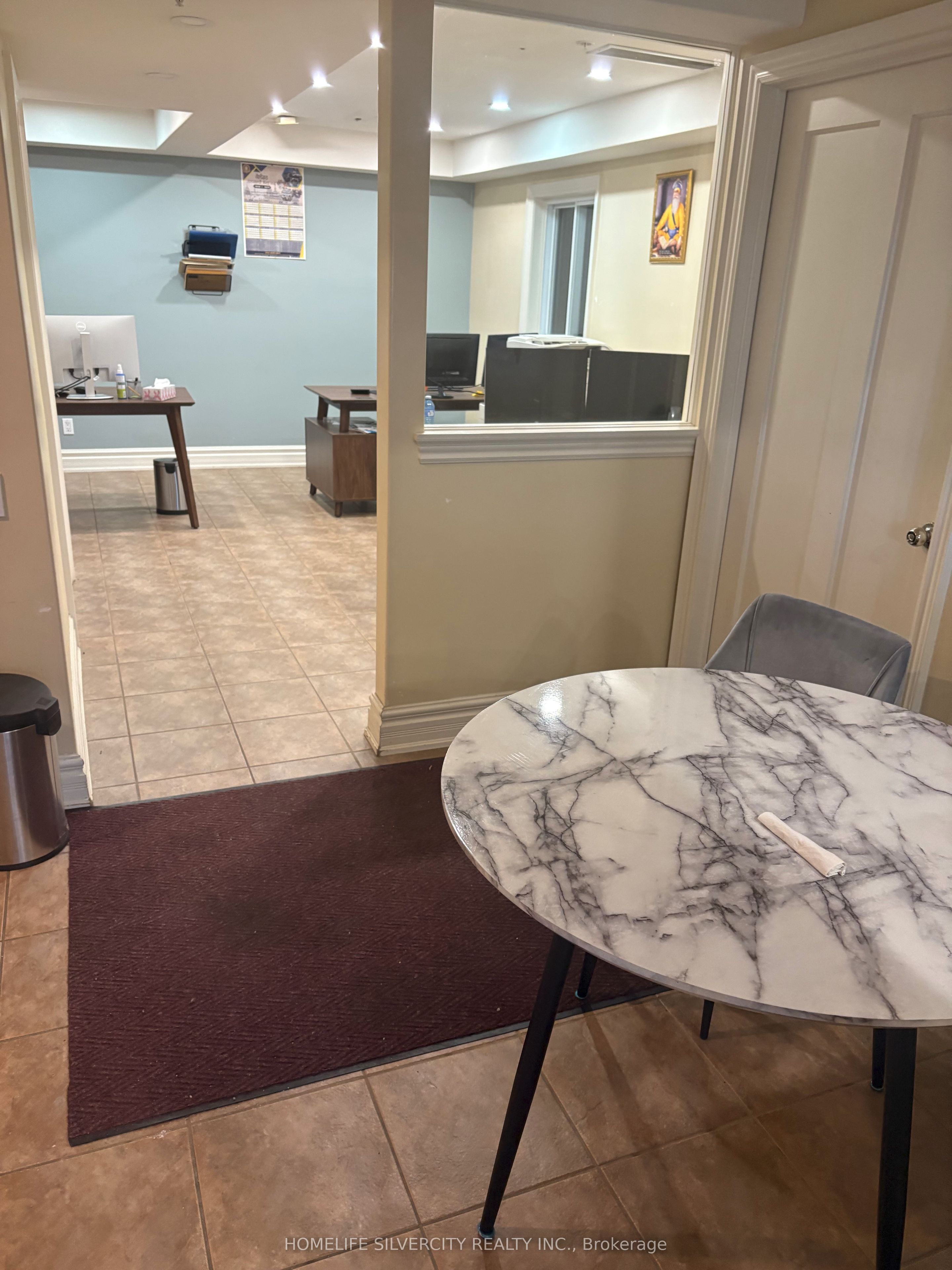 2131 Williams Parkway E 17 Property Photo 3