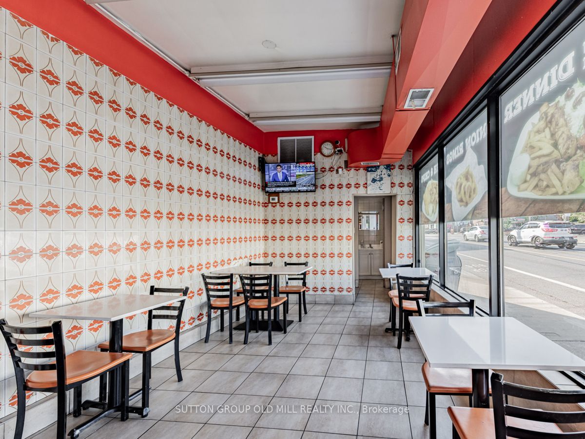 685 Runnymede Road Property Photo 3