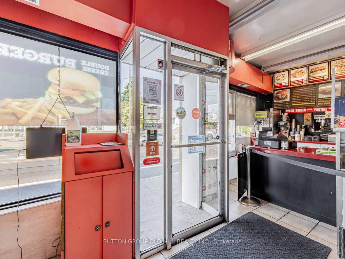 685 Runnymede Road Property Photo 6