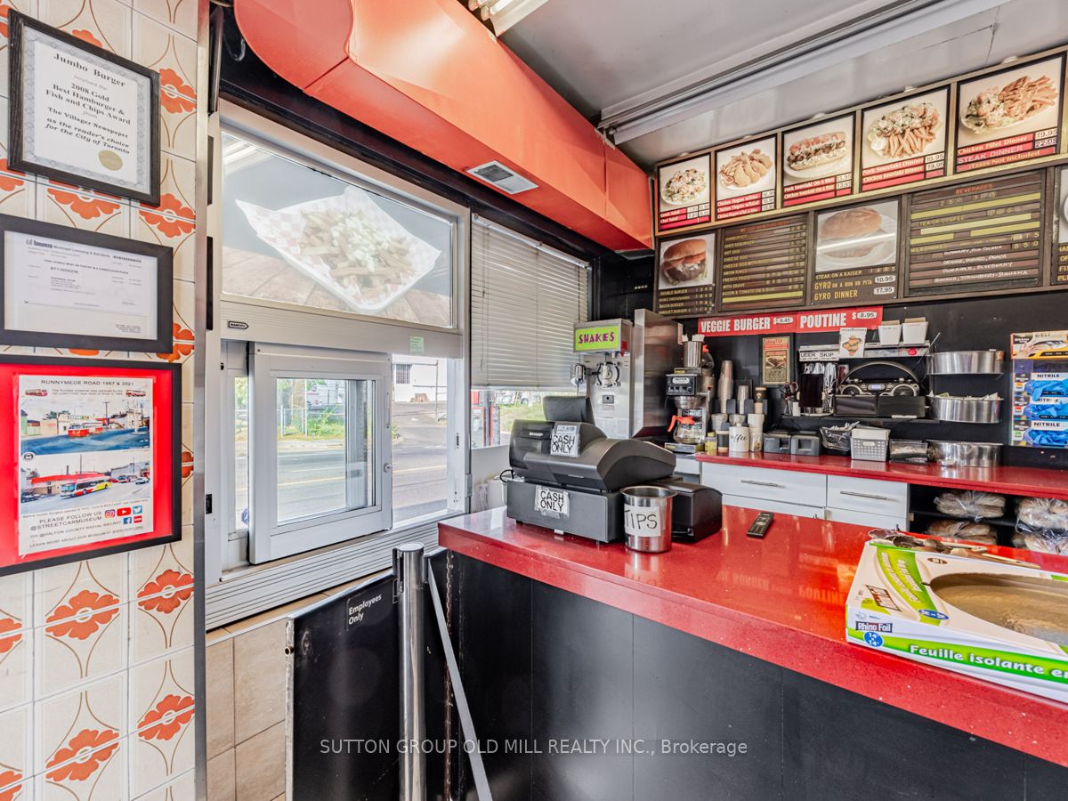 685 Runnymede Road Property Photo 8