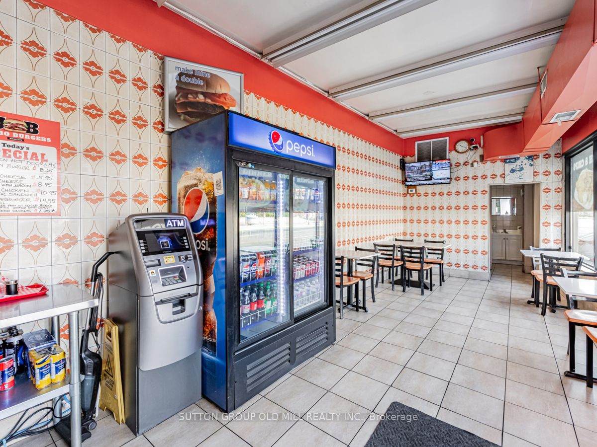 685 Runnymede Road Property Photo 9