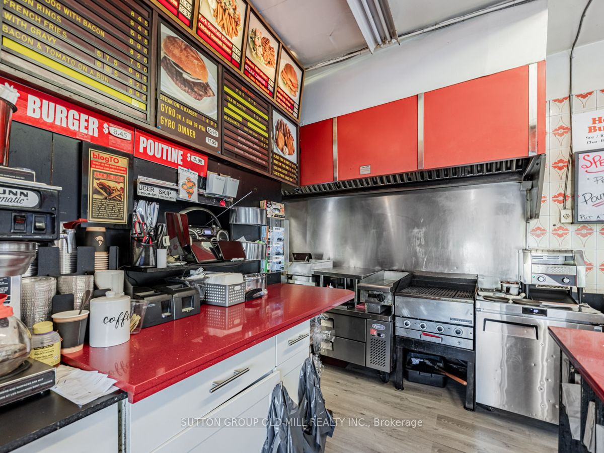 685 Runnymede Road Property Photo 10