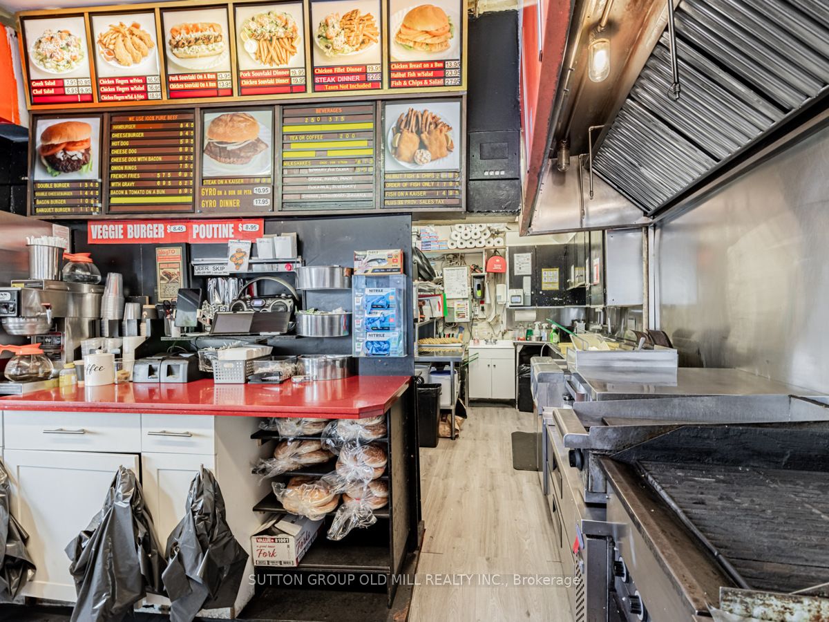 685 Runnymede Road Property Photo 14