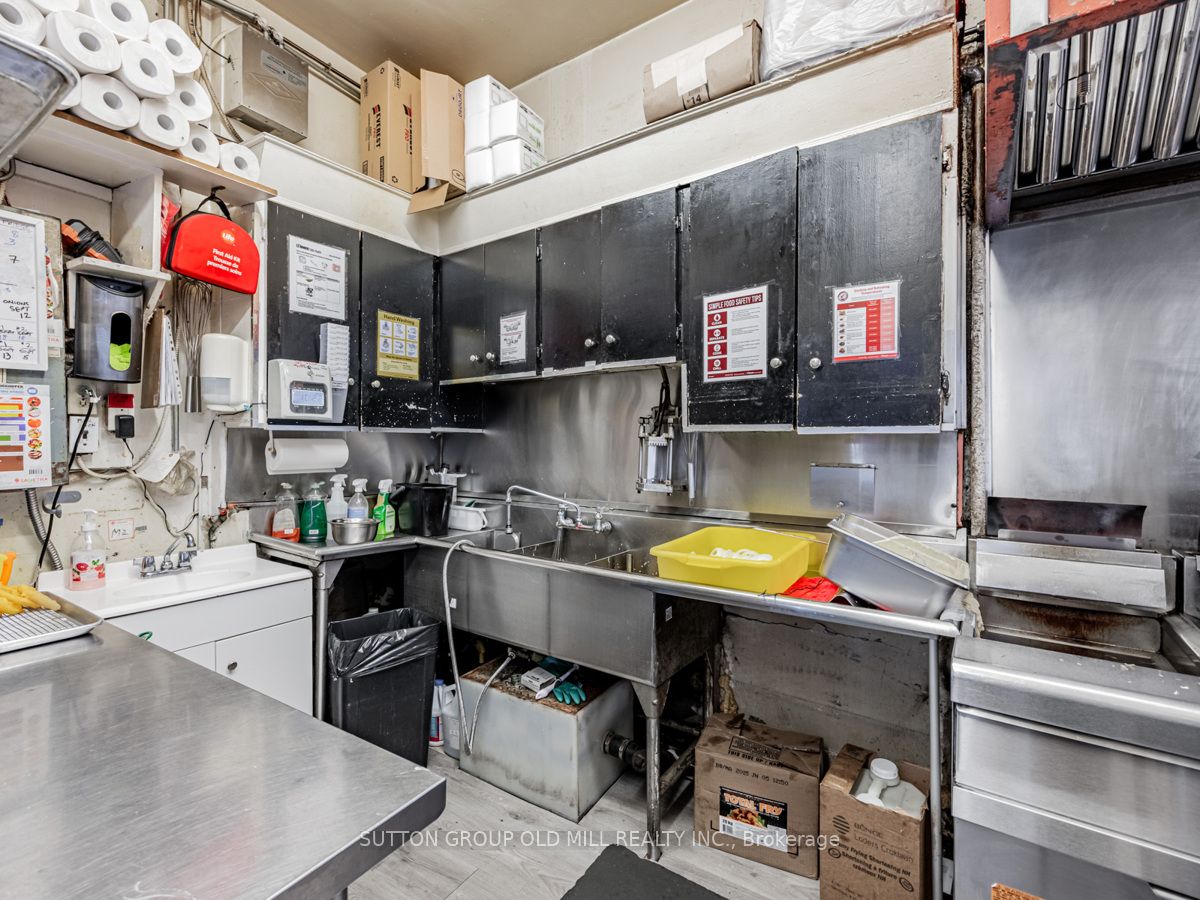 685 Runnymede Road Property Photo 19