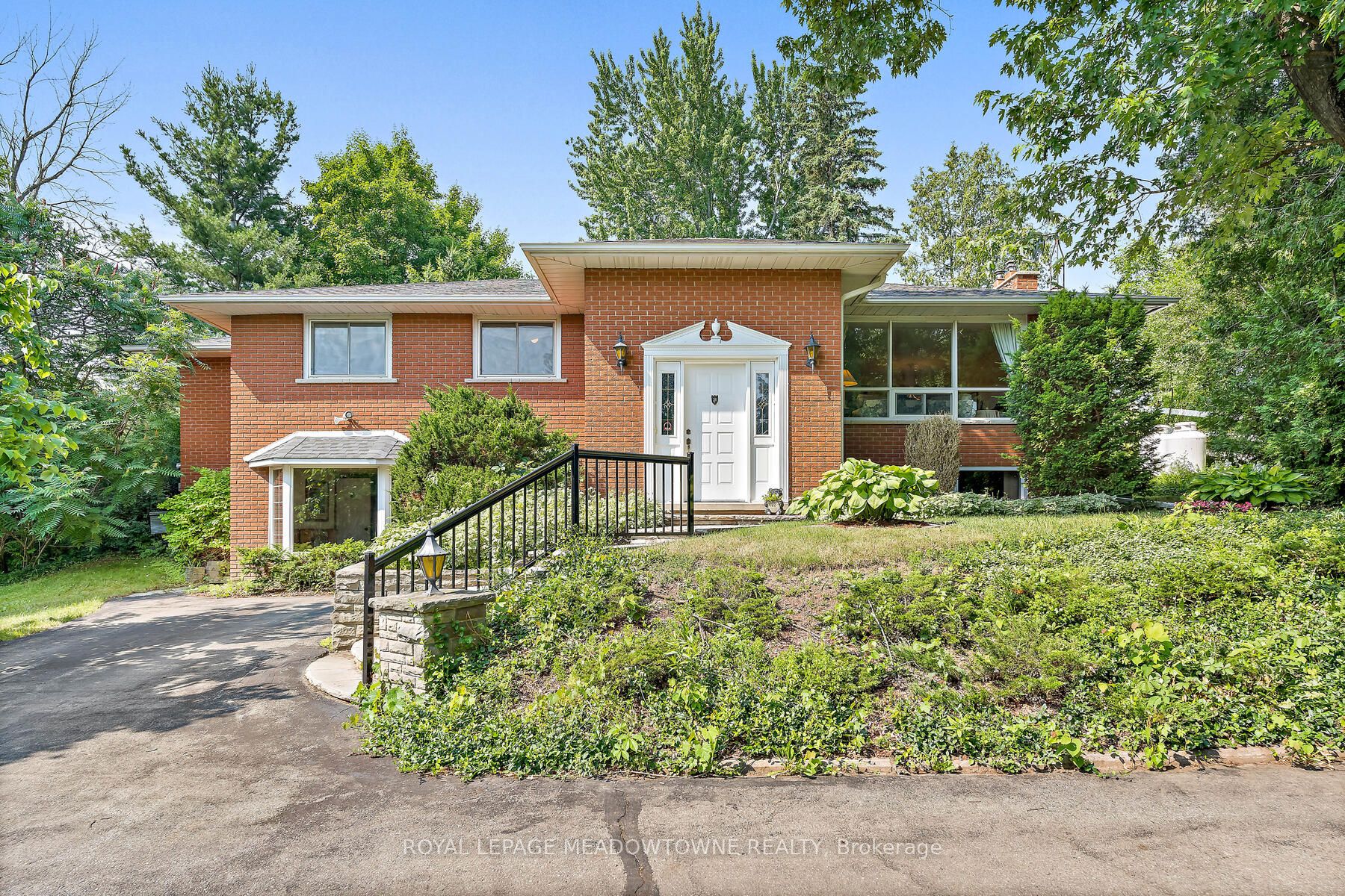 12506 Eighth Line Property Photo 1