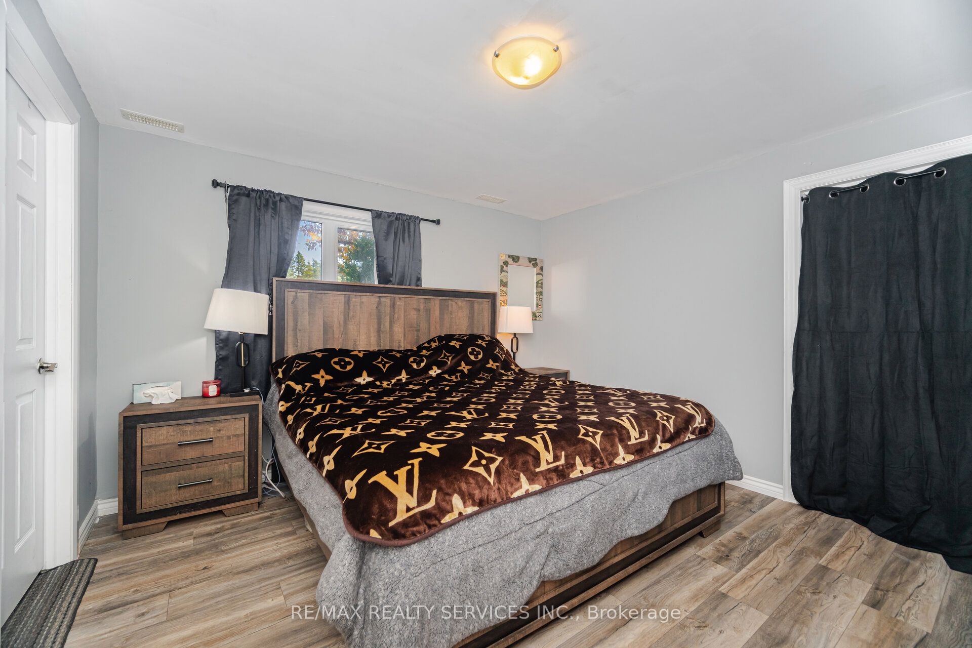 32 Caledon Street Property Photo 23