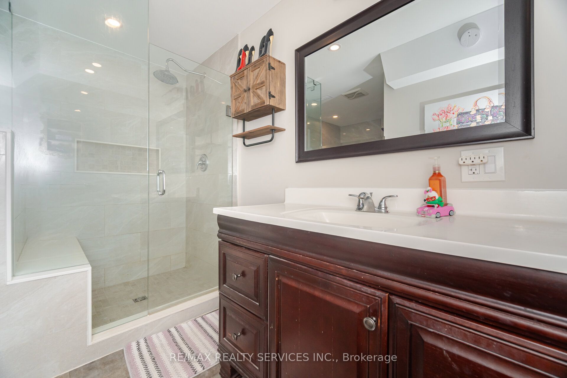 32 Caledon Street Property Photo 26