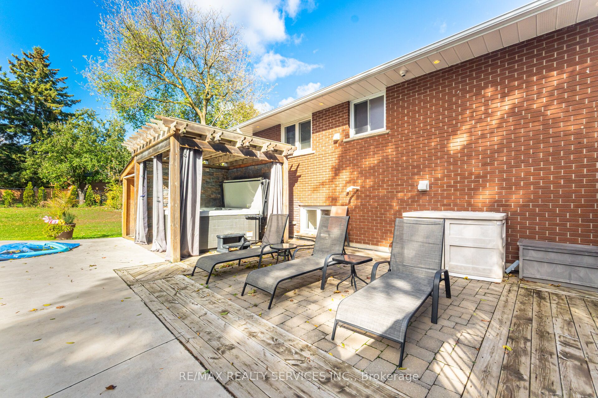 32 Caledon Street Property Photo 28