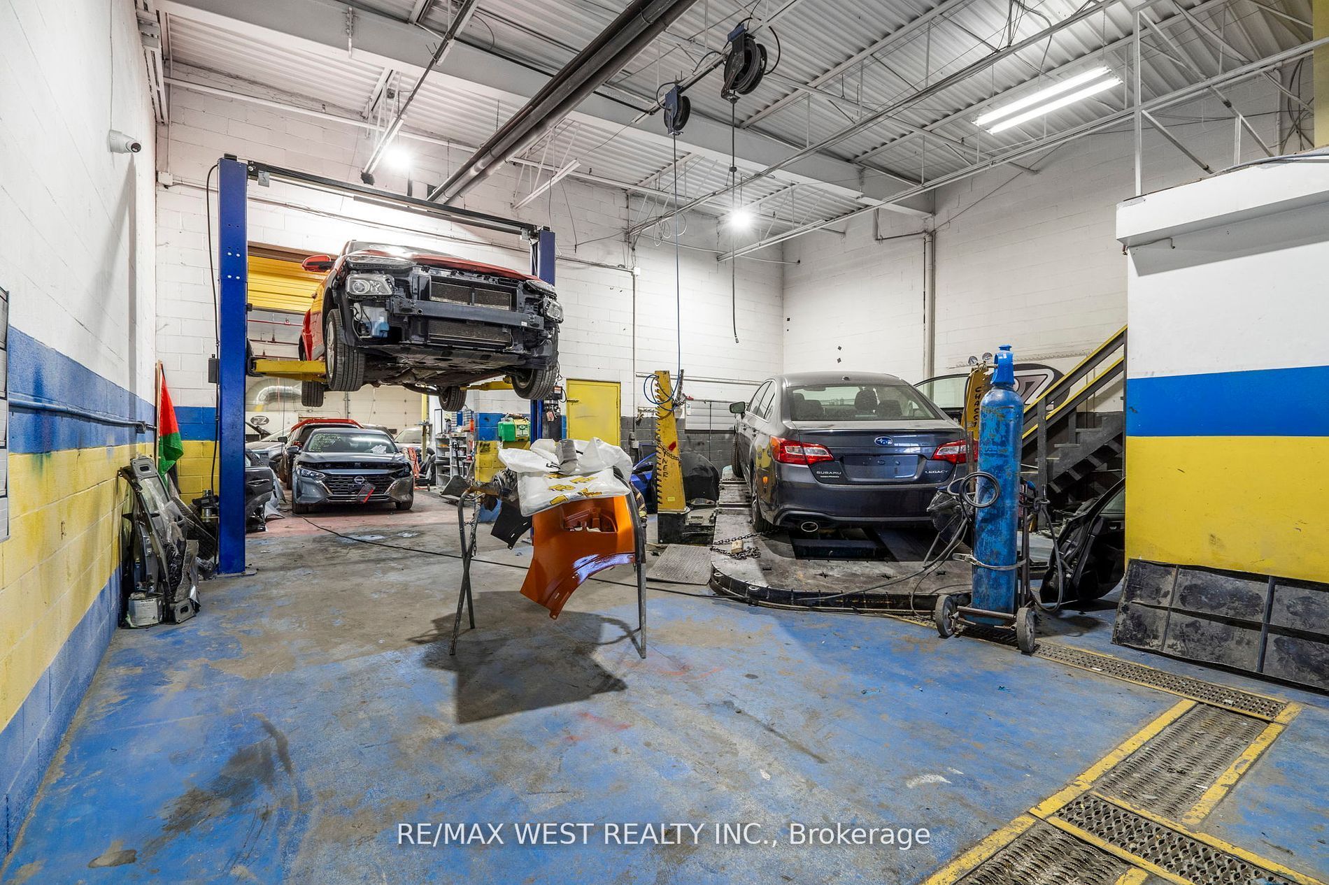 7089 Torbram Road 7 Property Photo 3