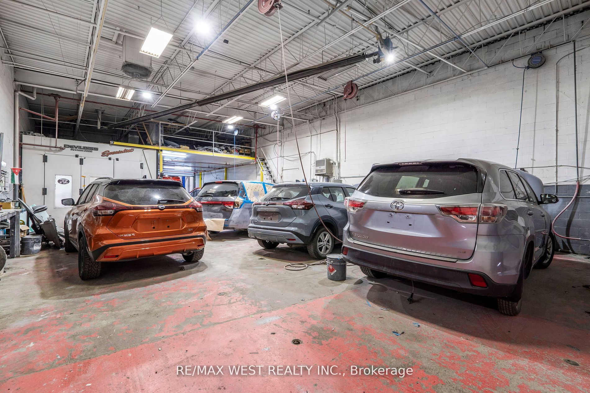 7089 Torbram Road 7 Property Photo 4