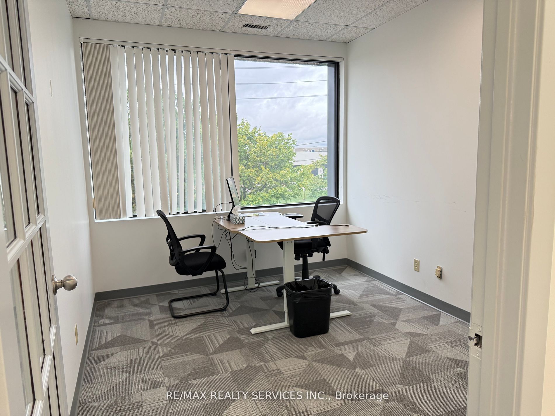 6705 Tomken Rd Road 217 Property Photo 4