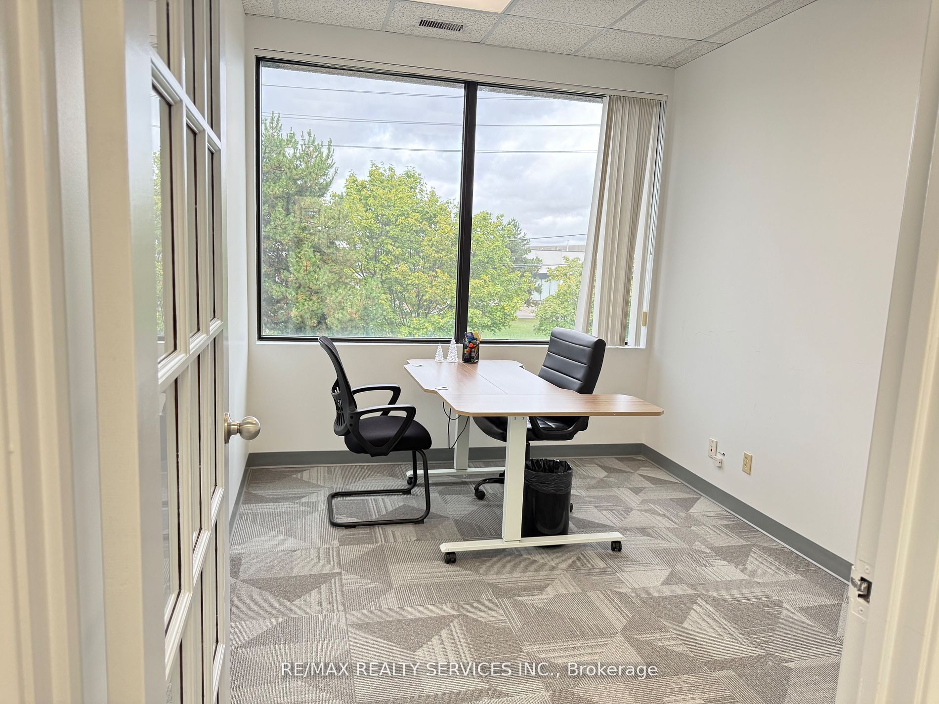 6705 Tomken Rd Road 217 Property Photo 6