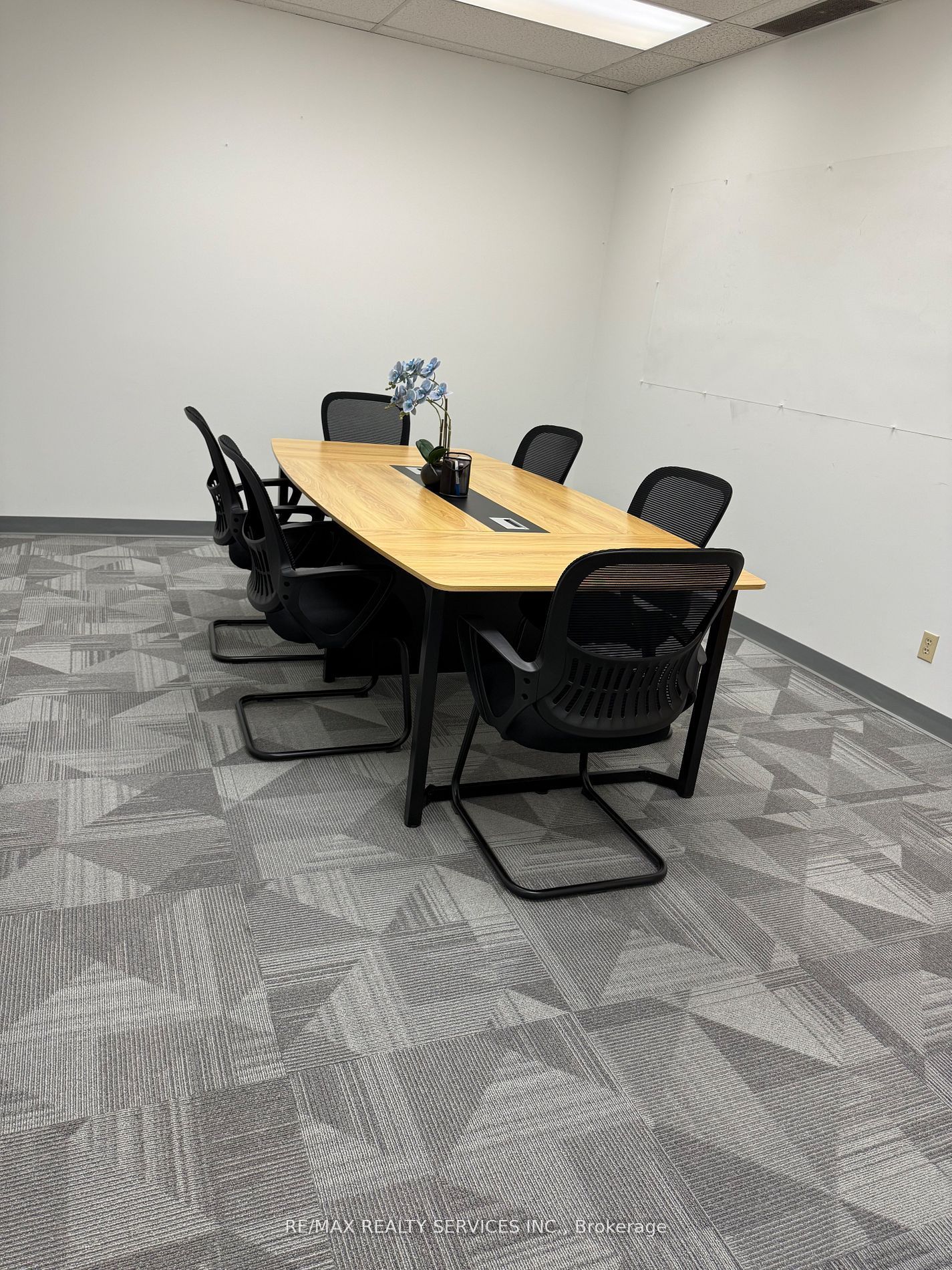 6705 Tomken Rd Road 217 Property Photo 12