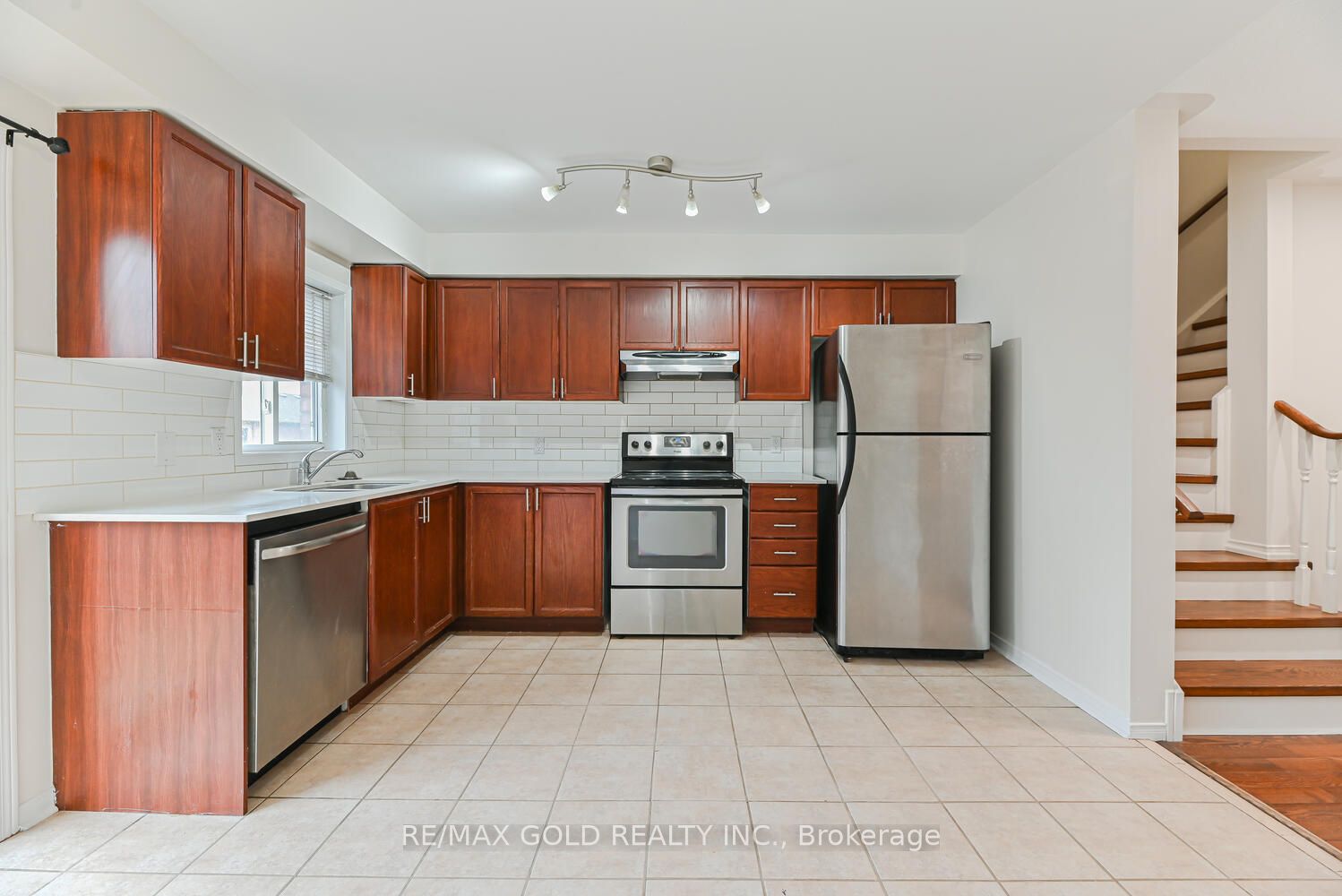 50 Strathaven Drive 14 Property Photo 8