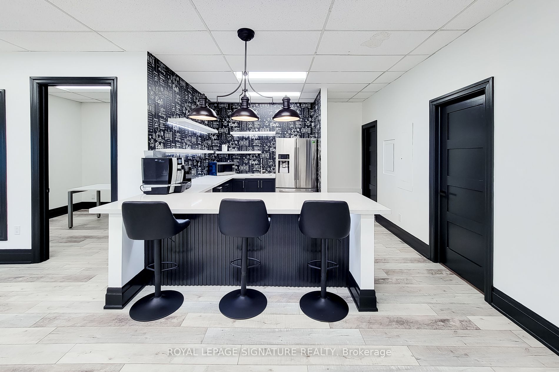 414 N Service Rd E Property Photo 8