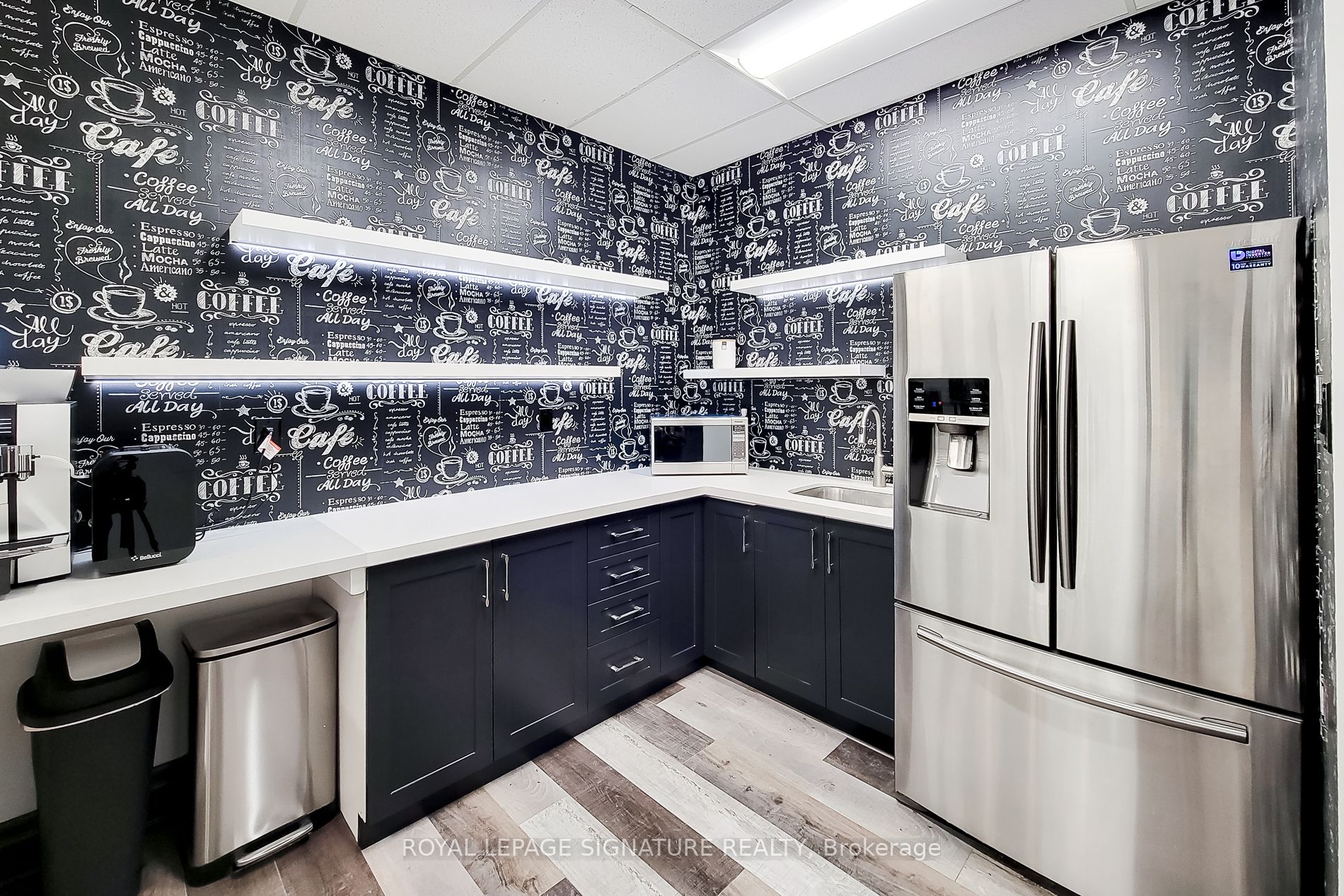 414 N Service Rd E Property Photo 10